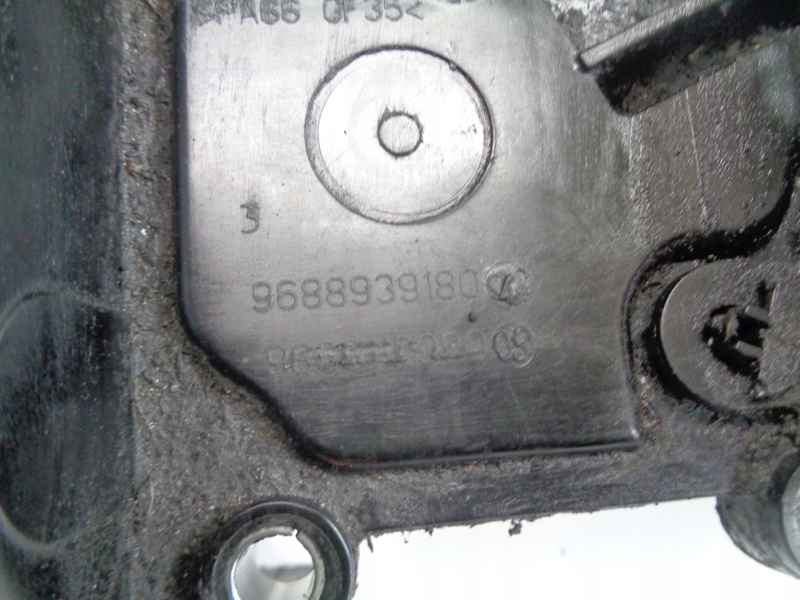 PEUGEOT 1.6HDI 9H05 Abdeckung der Ventile 9688939180