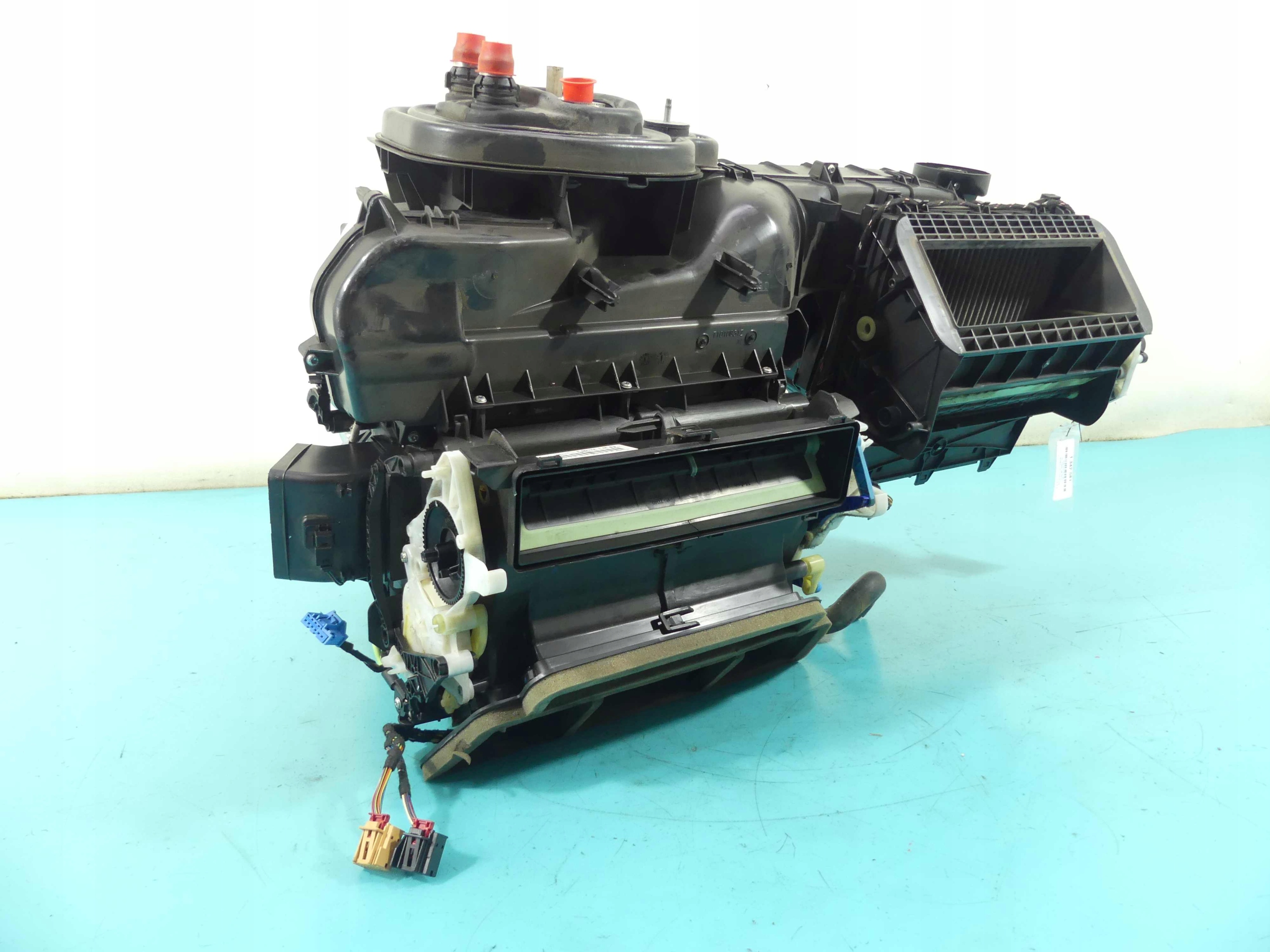 радиатор отопителя vw PASSAT B8 3Q1820005AC