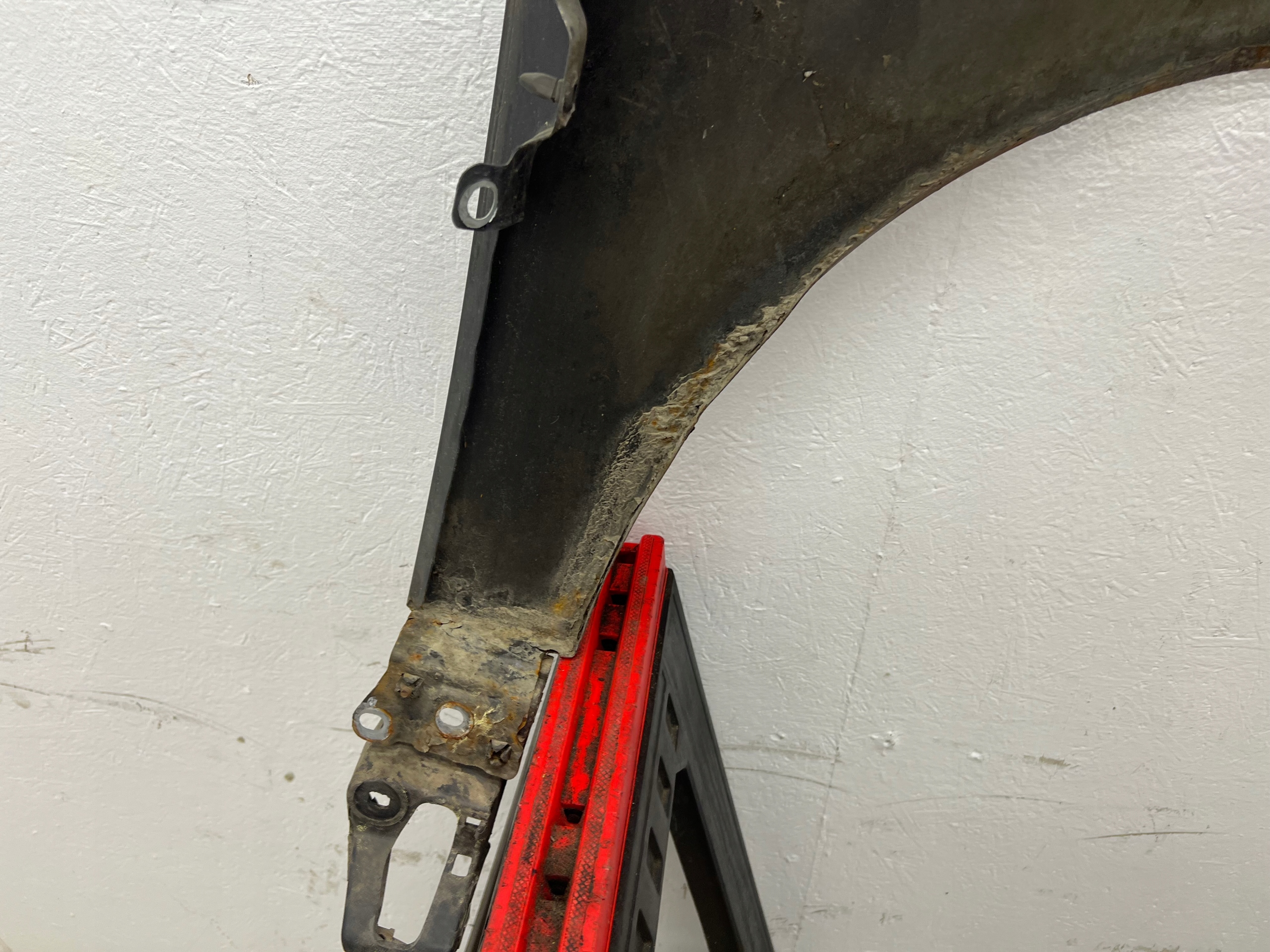 AUDI A4 B7 KOMBI sedan fender left front LZ7L 04-07
