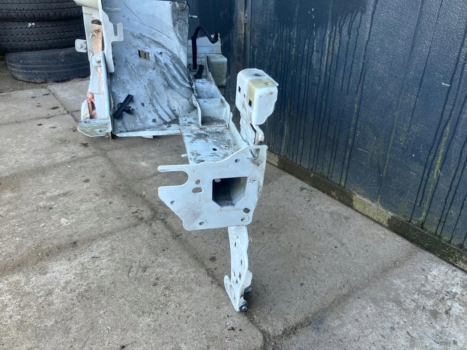 quarter quarter threshold right front PEUGEOT 208 II