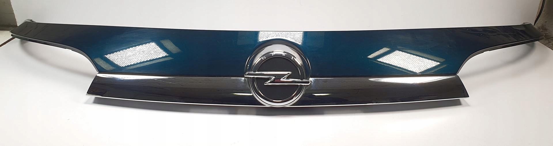 LISTWA BLENDA LOGO KLAPY TYŁ Z30V OPEL INSIGNIA A