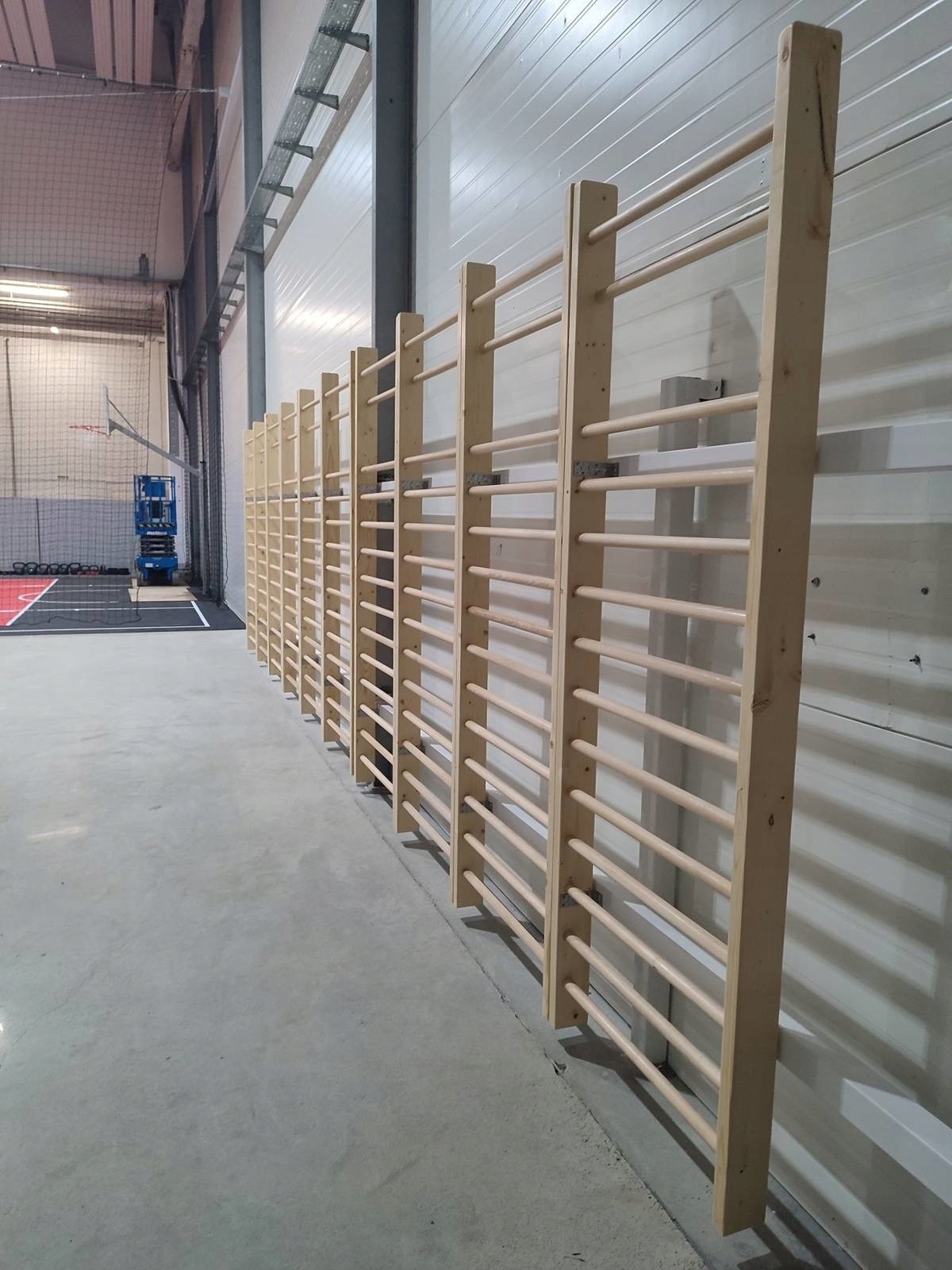 DREWNIANA DRABINKA GIMNASTYCZNA UNDERFIT 240X80cm Materiał drewno