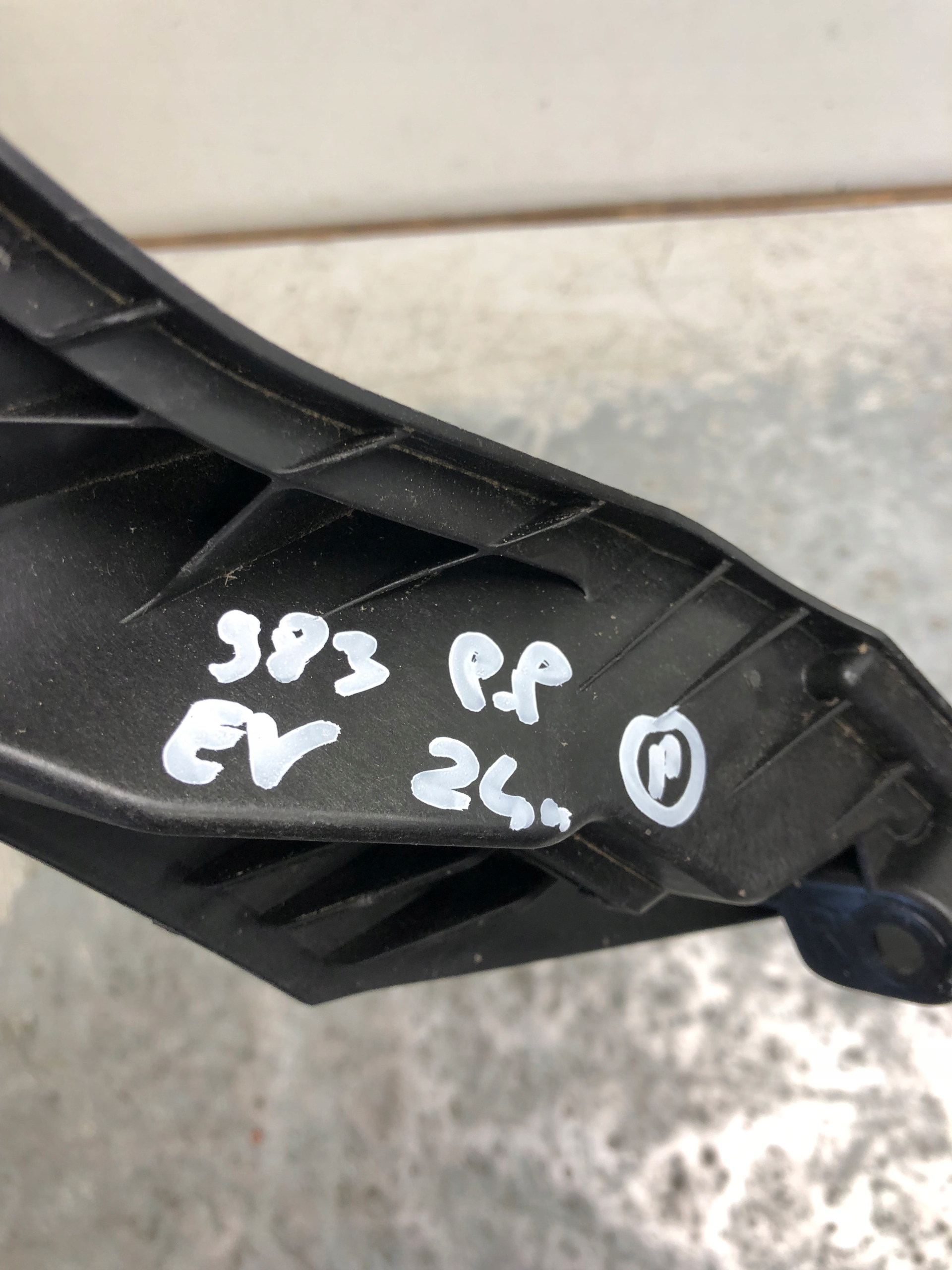 bumper bracket right front PORSCHE BOXSTER EV 983 983807890