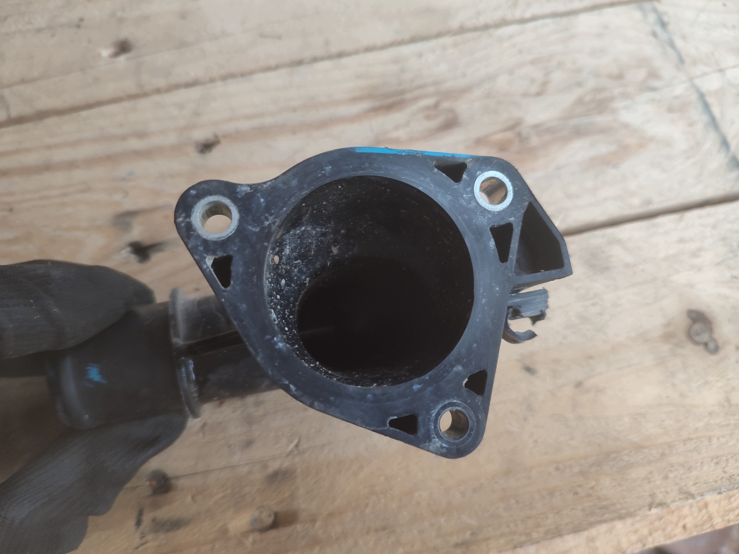 prirubnica vode Mazda 2.2 SH0115172