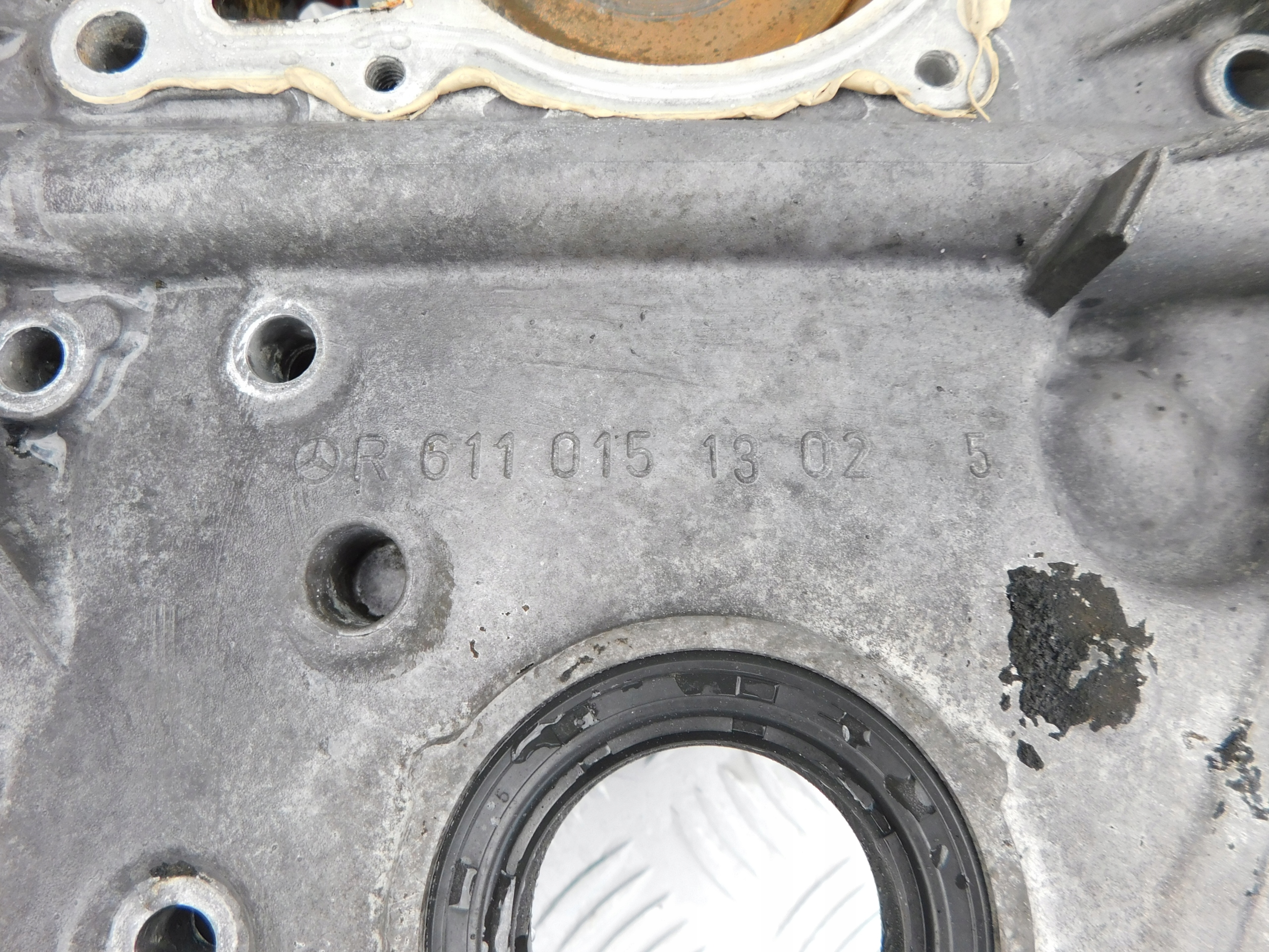 Couvercle carter distribution Mercedes Sprinter VITO uzywana sprawna R6110151302