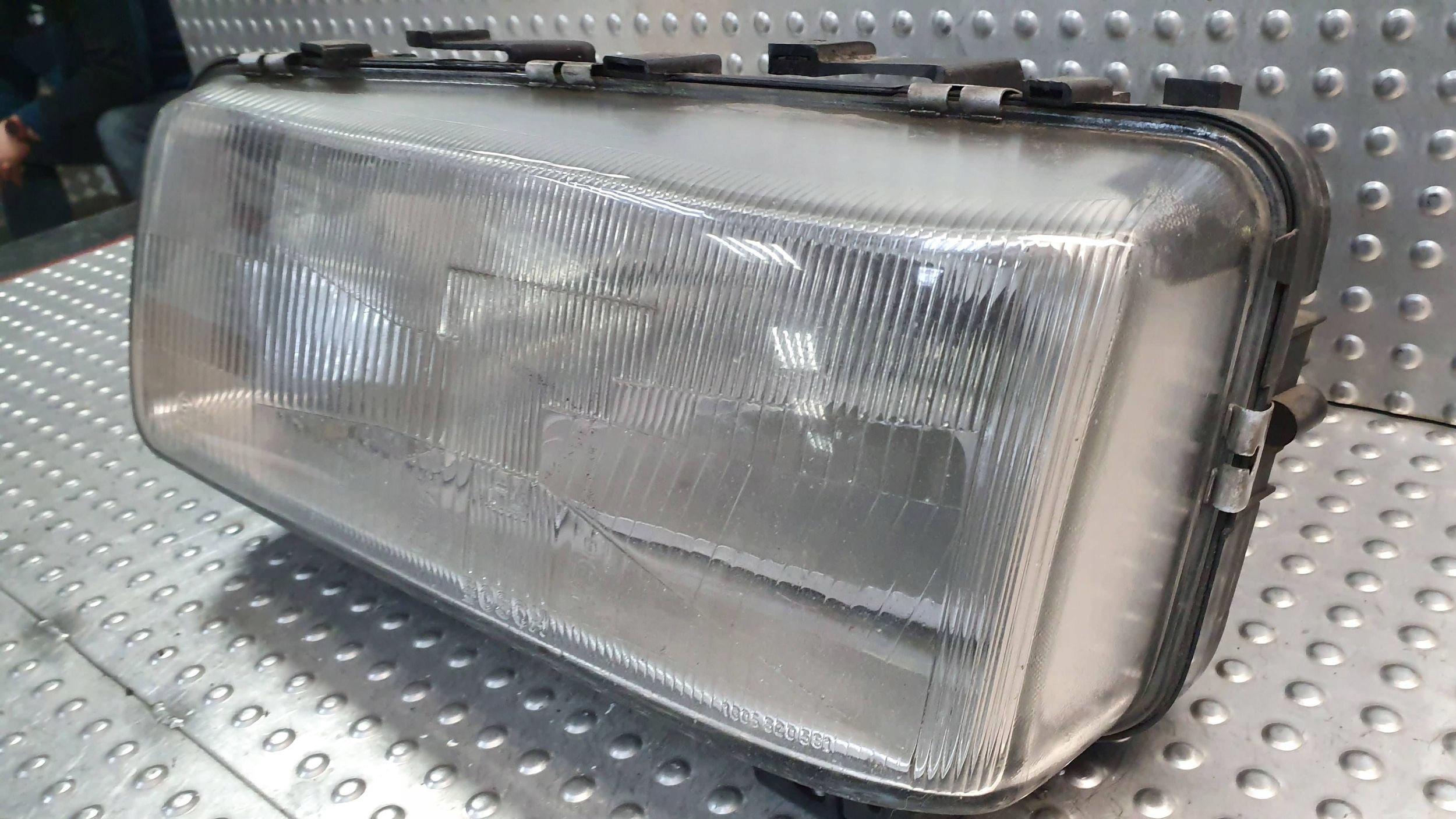 světlo předek levá AUDI 200 C3 83