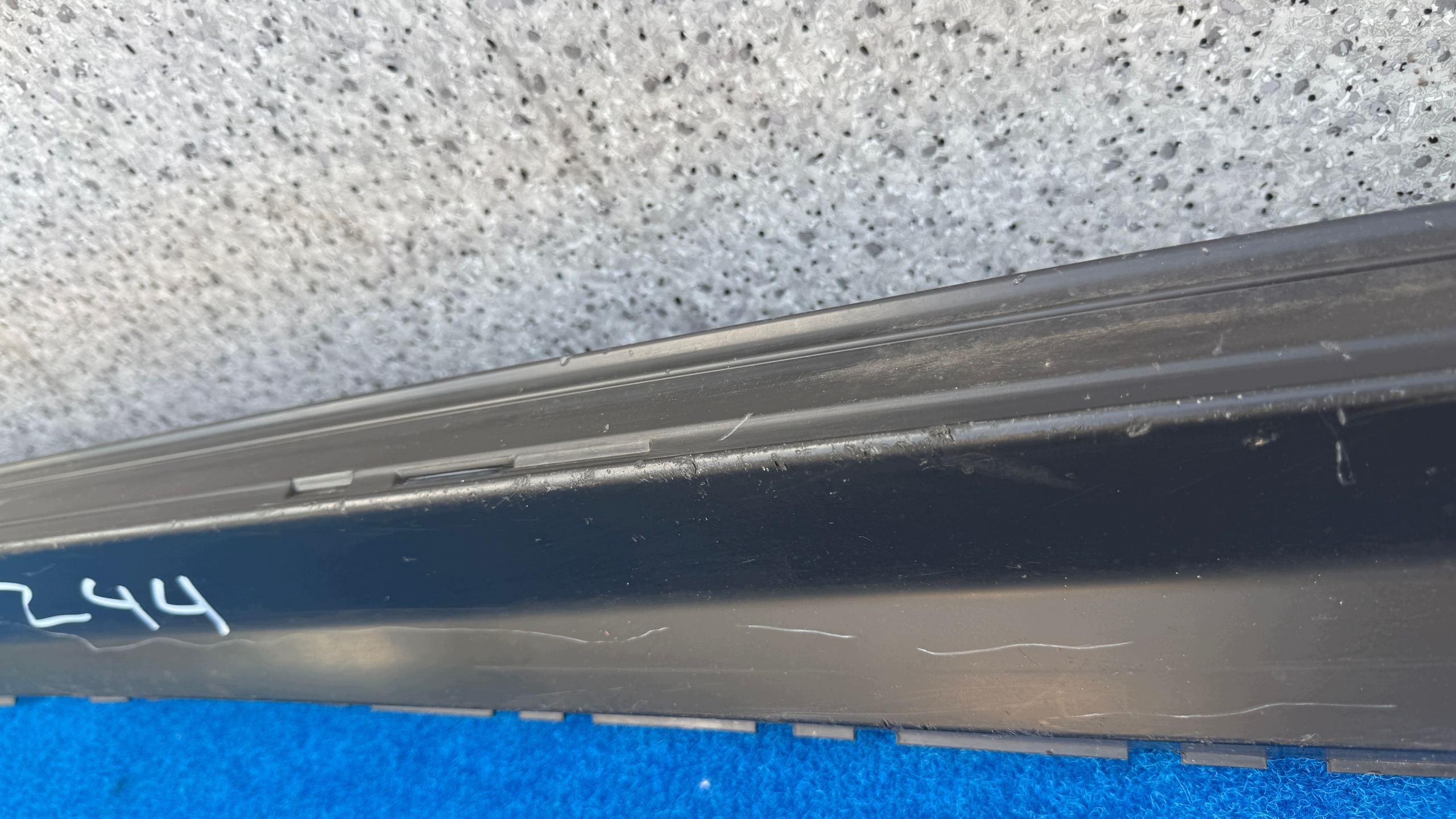 AUDI A4 B9 ALLROAD left threshold cap threshold moulding 8W9853855E Z44