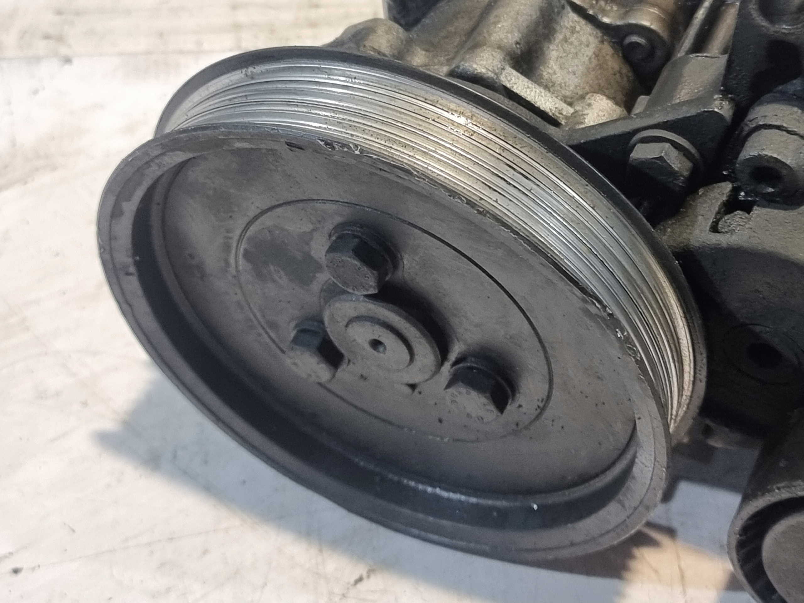 servo pumpa BMW E36 318i 96r