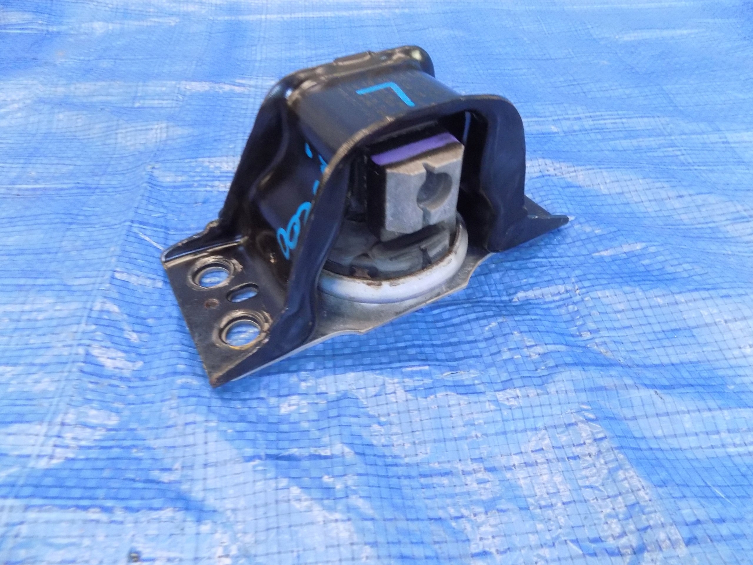 airbag engine mount NISSAN NV 200 1,5 DCI