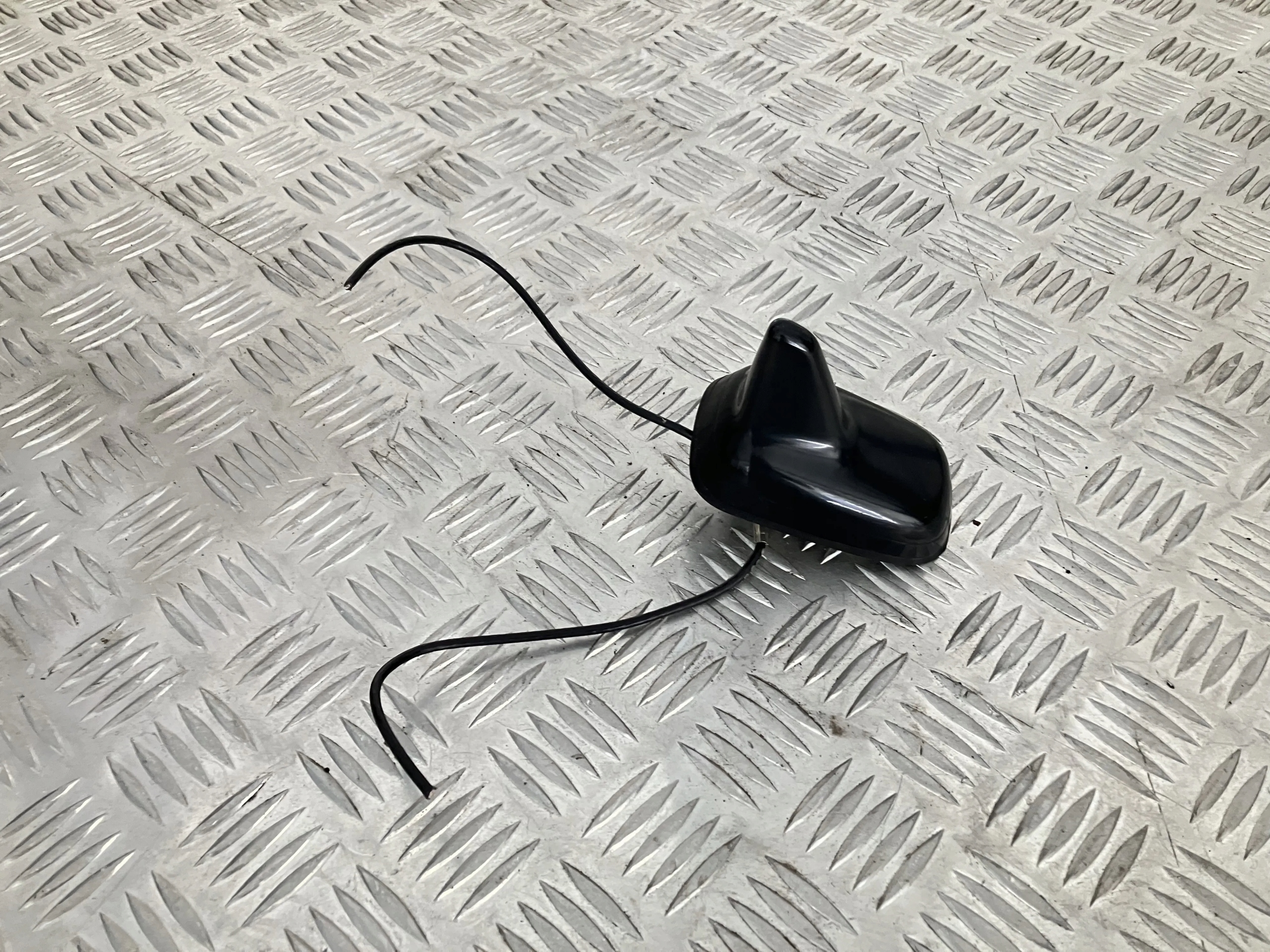 ANTENA DACHOWA VW ARTEON 17-