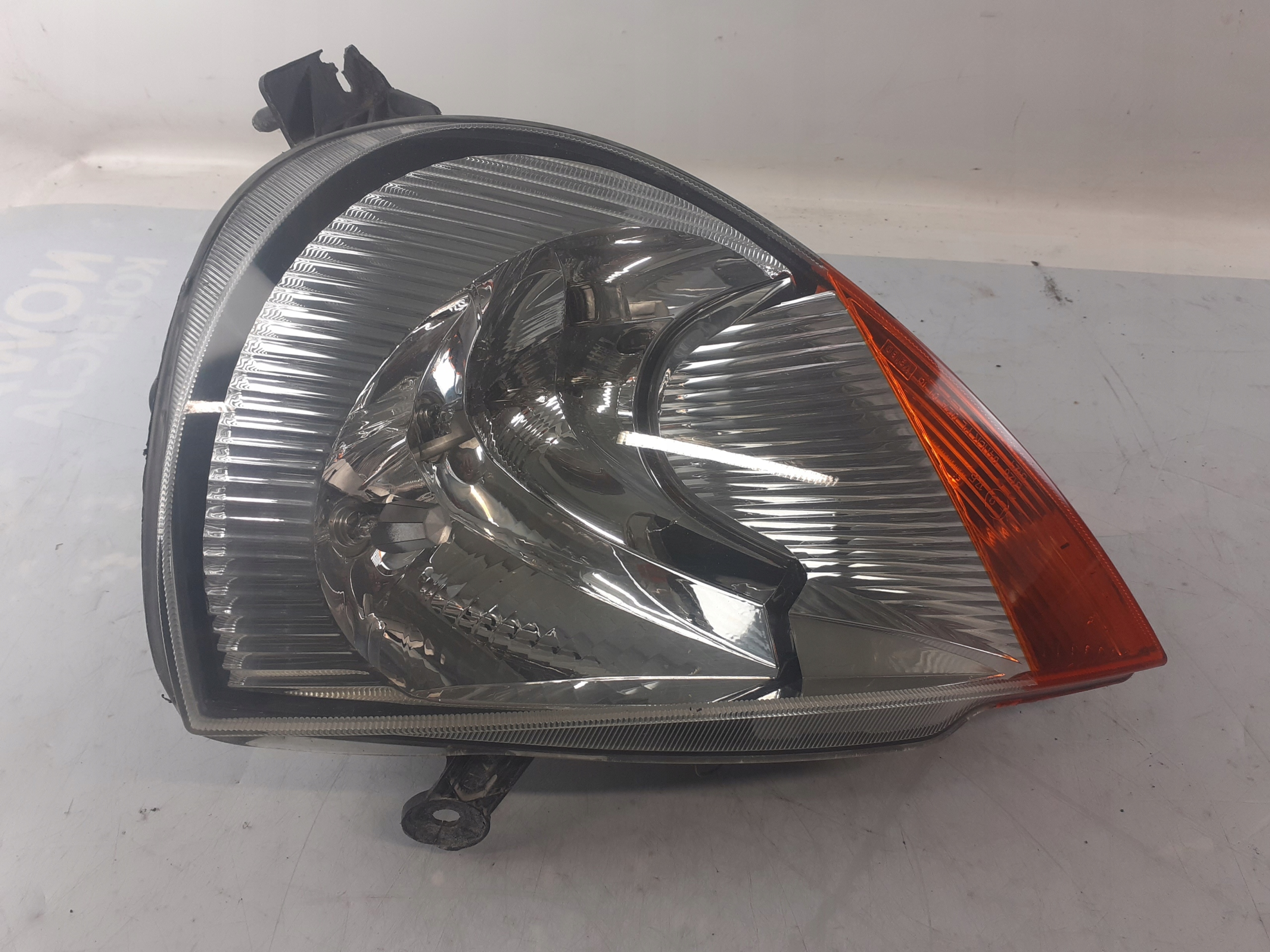 Ford Ka and light front left