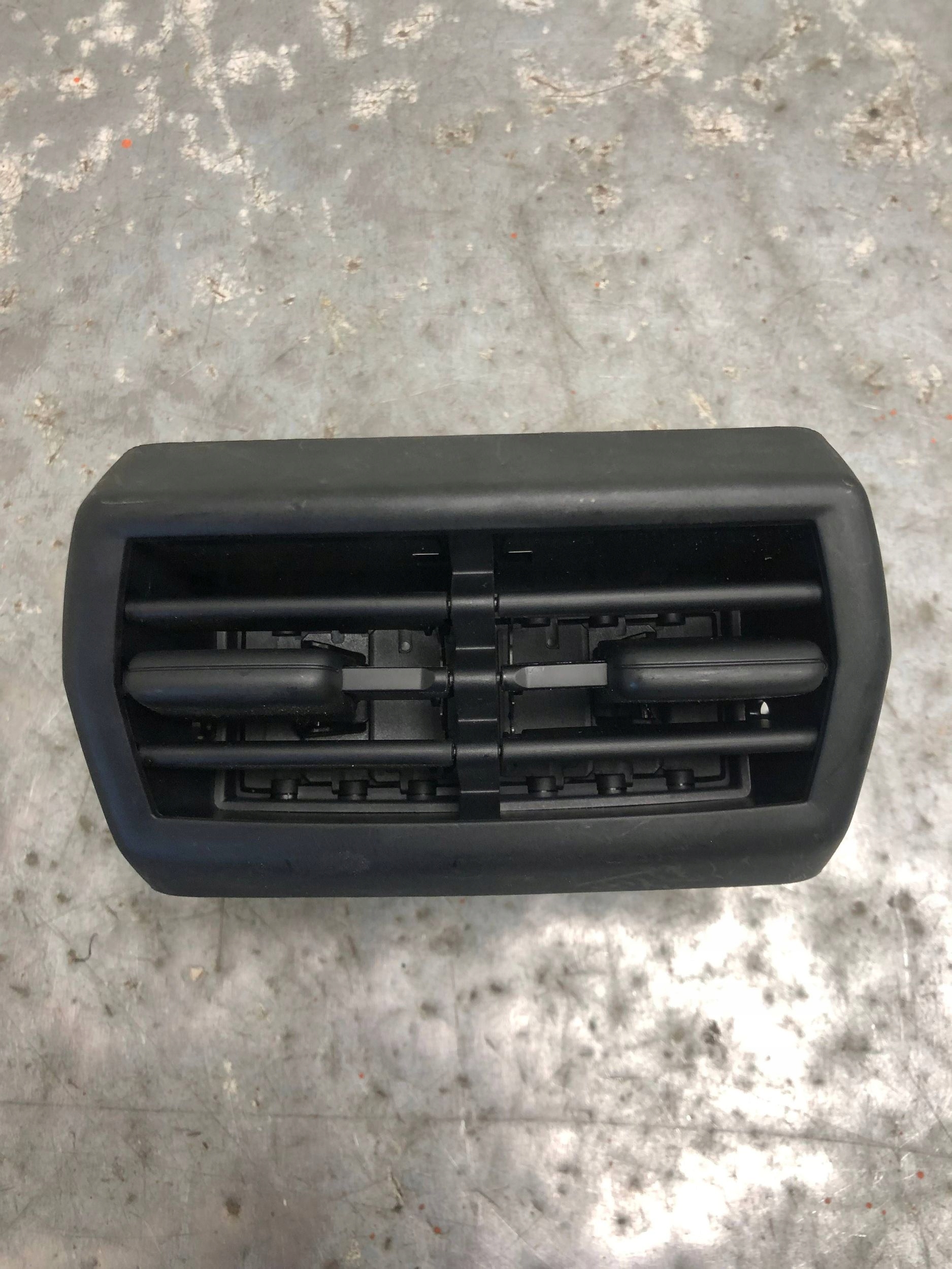 grid air conditioning devices rear part AUDI Q4 E-TRON 89A819203