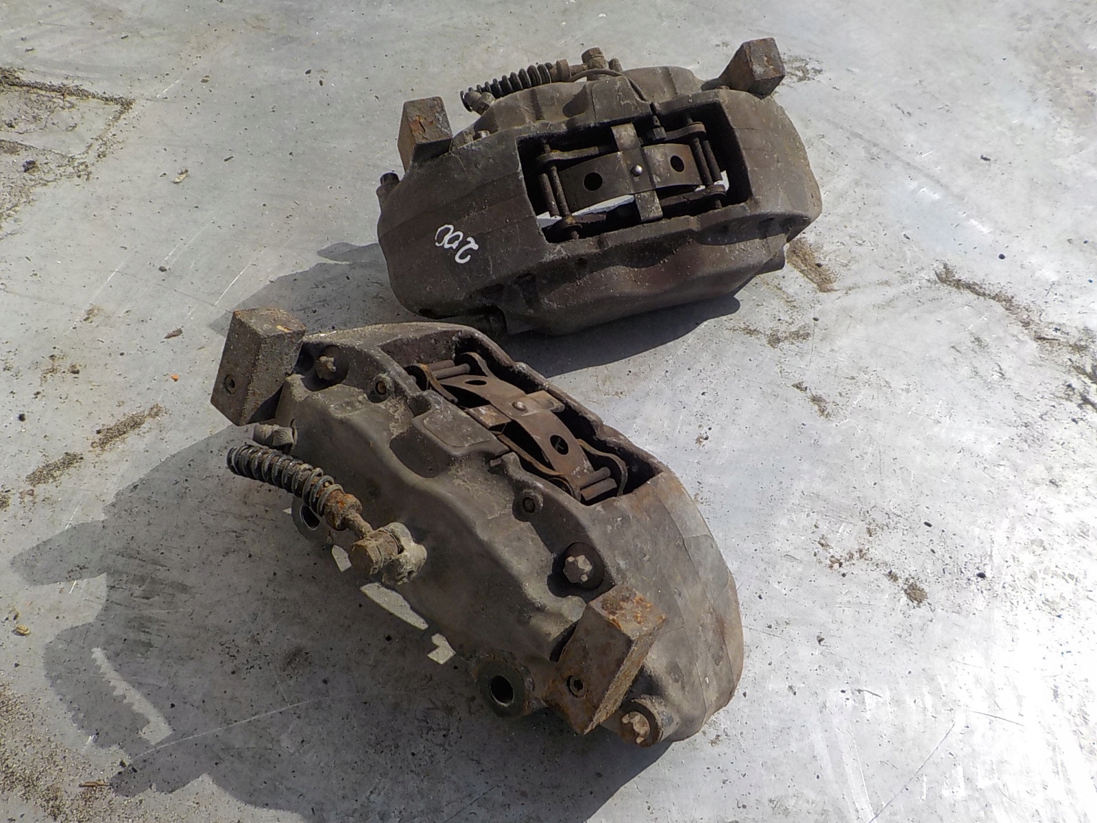 LAND ROVER SPORT L320 caliper brake front KOMPLET
