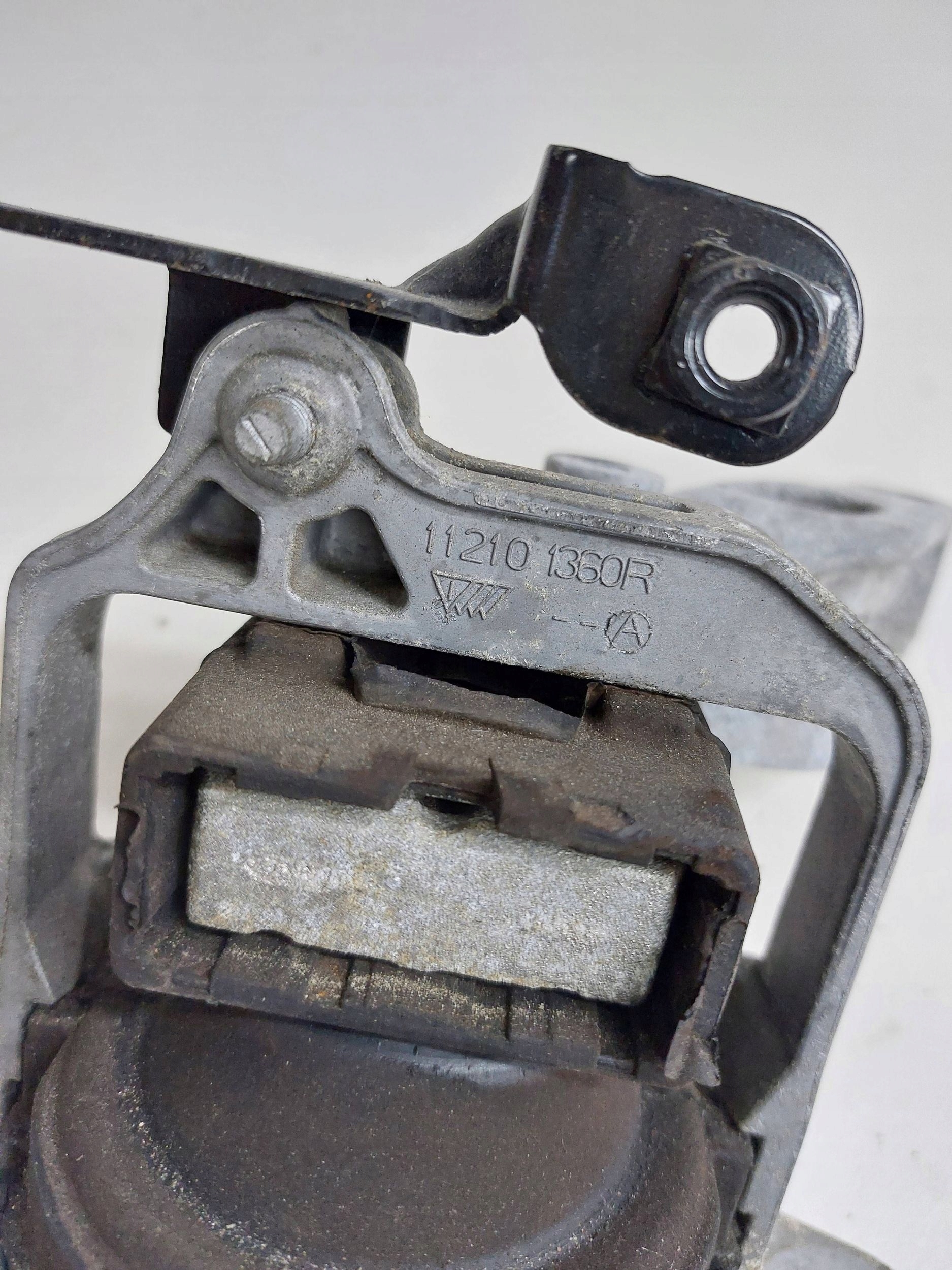 RENAULT TRAFIC III VIVARO B 14r> airbag engine mount 112101360R