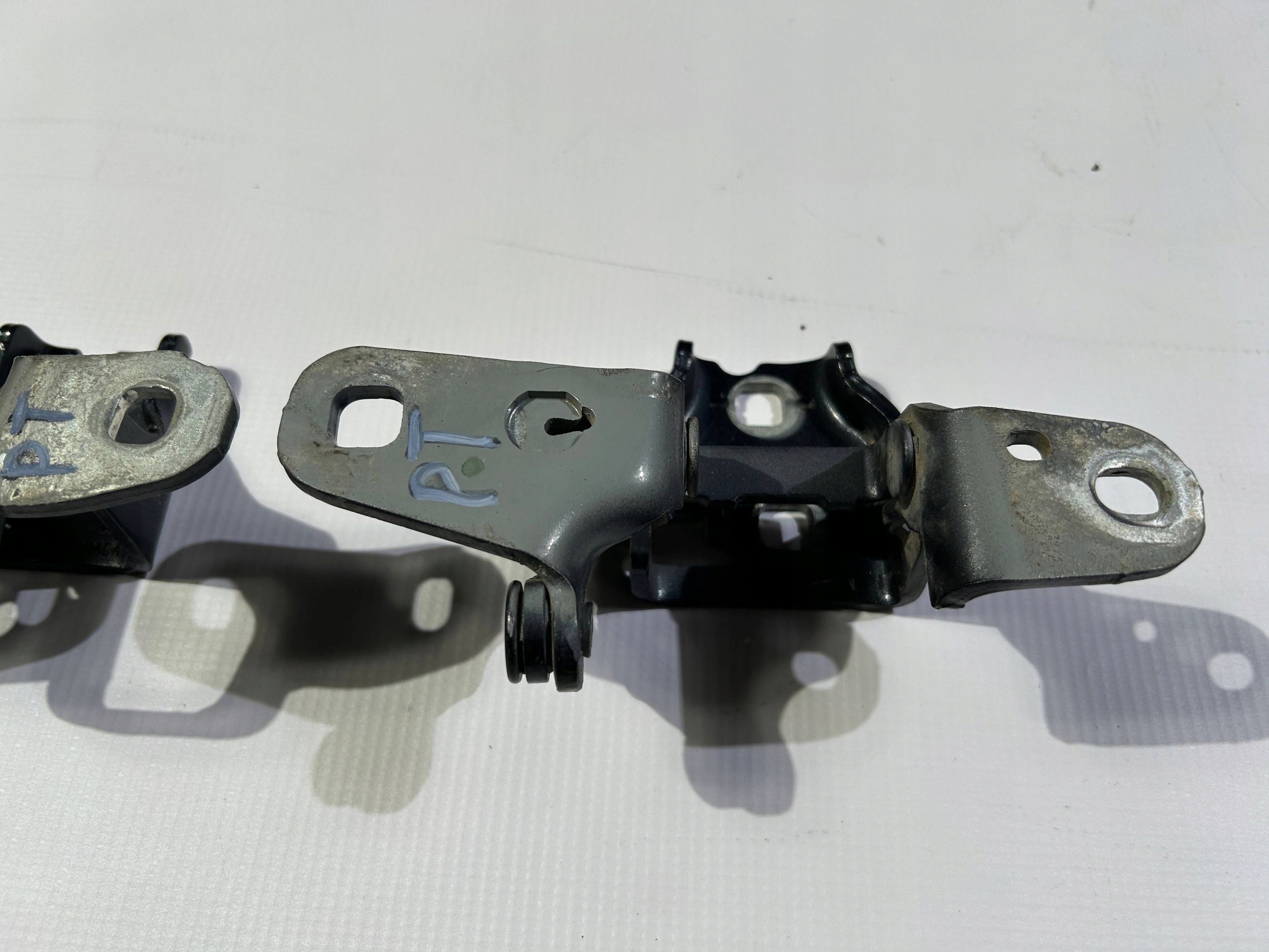hinges hinge door tylnych rear part prawych right Dodge RAM 1500 2009