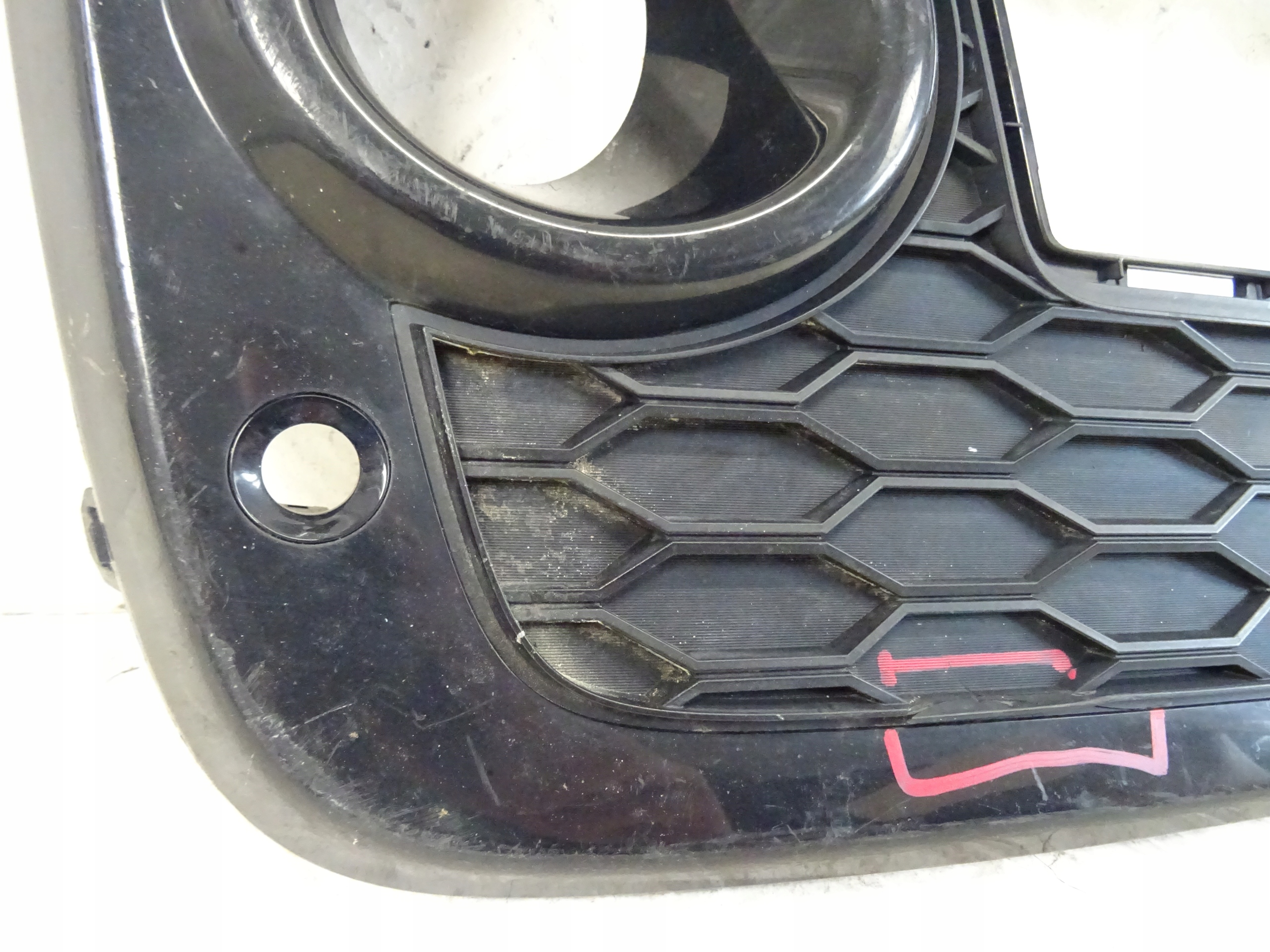 grid of a bumper front front left HONDA CIVIC X 71108-TGG-A3