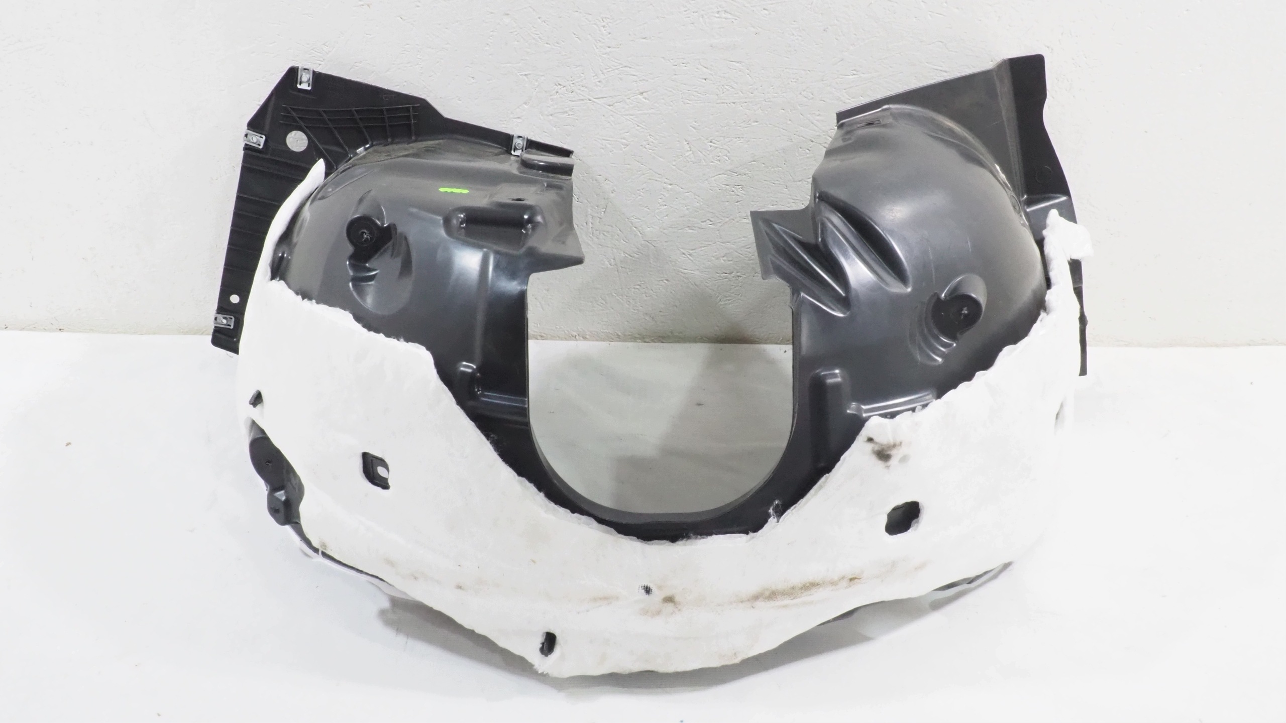 Peugeot 208 II mudguard left front 9868183980