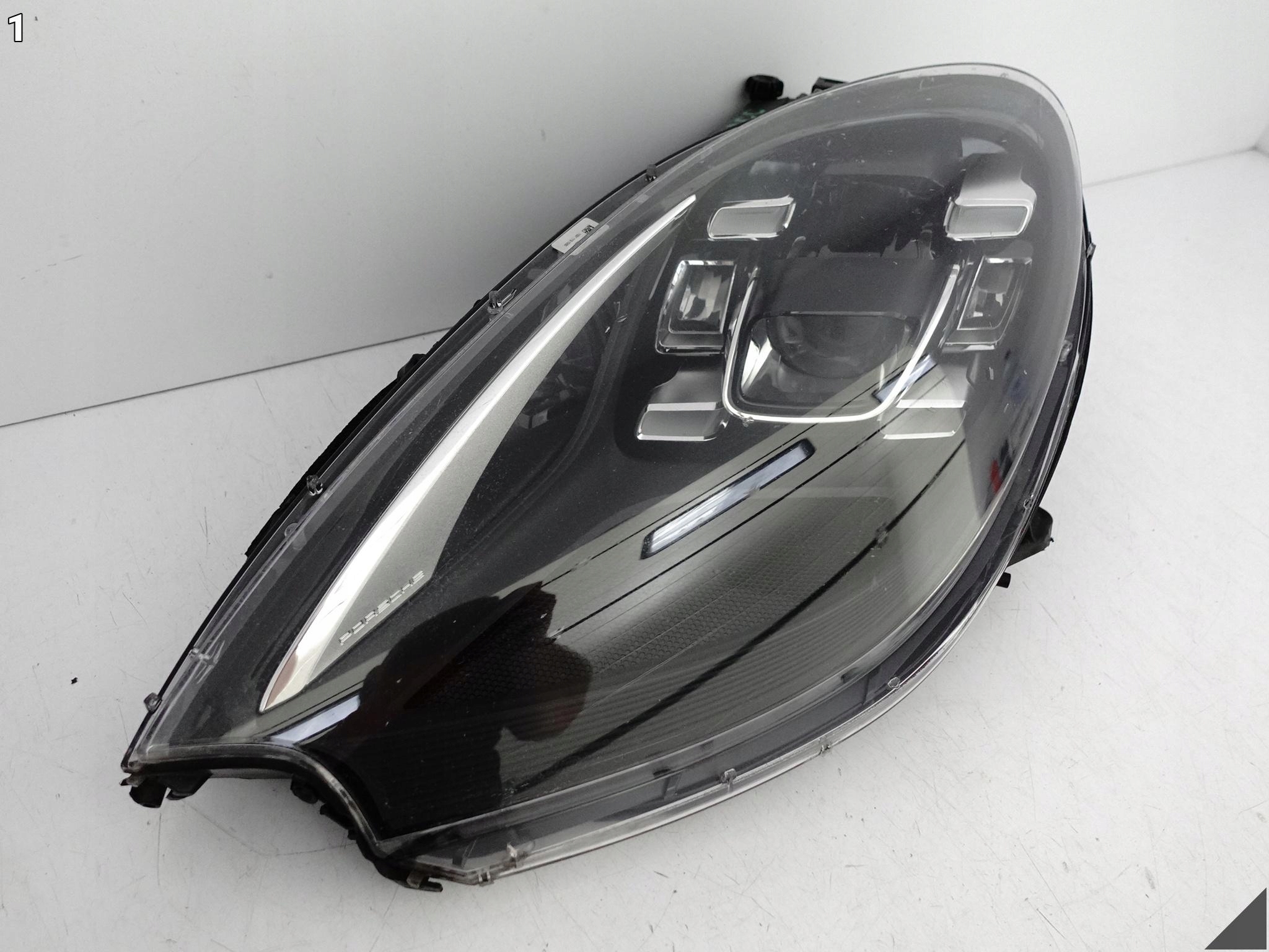PORSCHE MACAN 95B 13-18 TURBO / GTS light FULL LED left front EUROPA