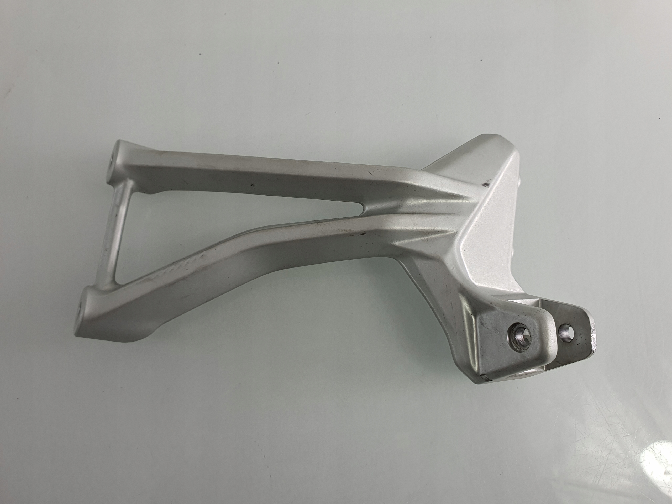 824.3.393.2A - E210 Ducati MULTISTRADA V4S SET крепление