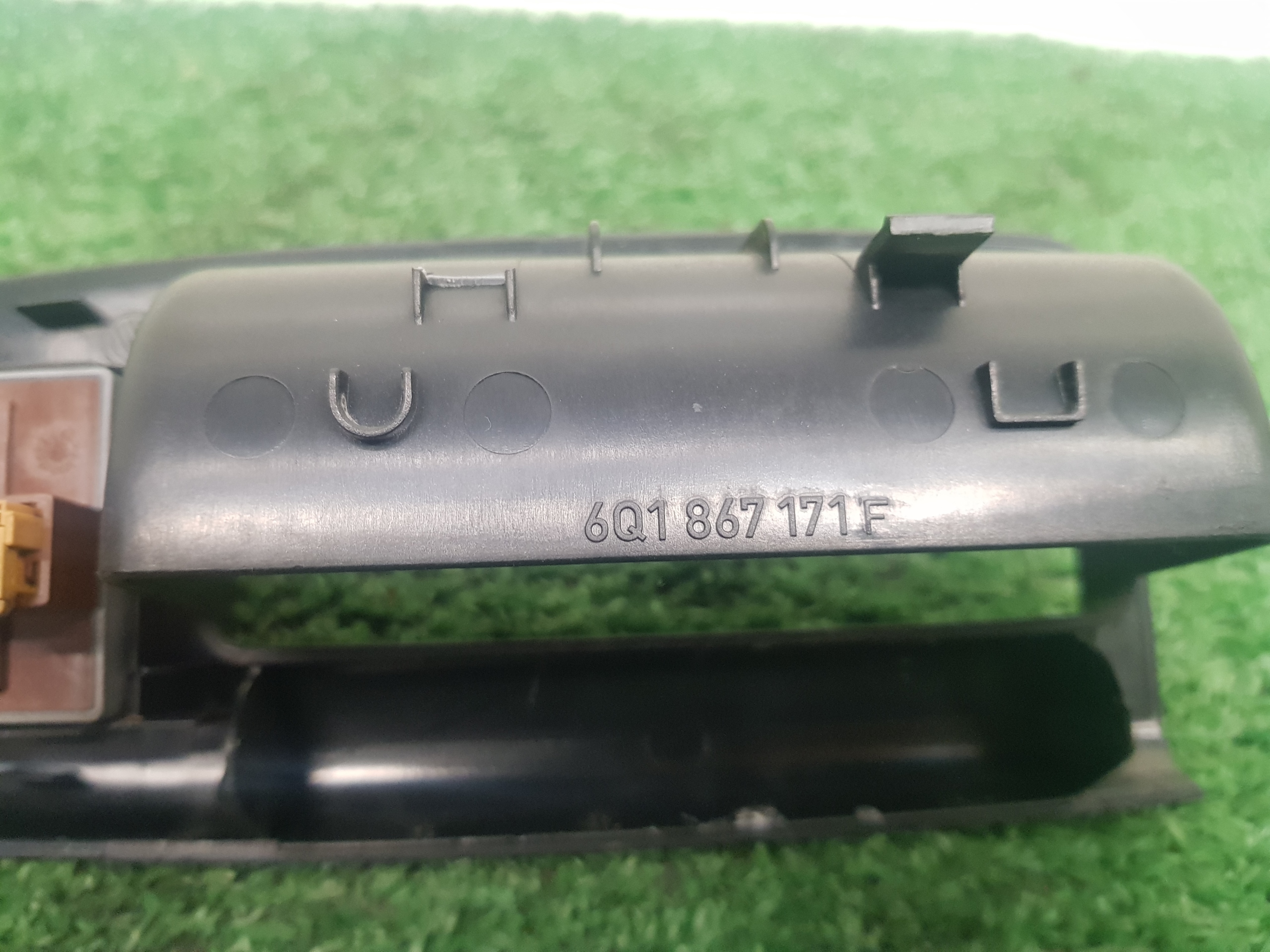 control panel of the window driver´s VOLKSWAGEN POLO 4 6Q1867171F