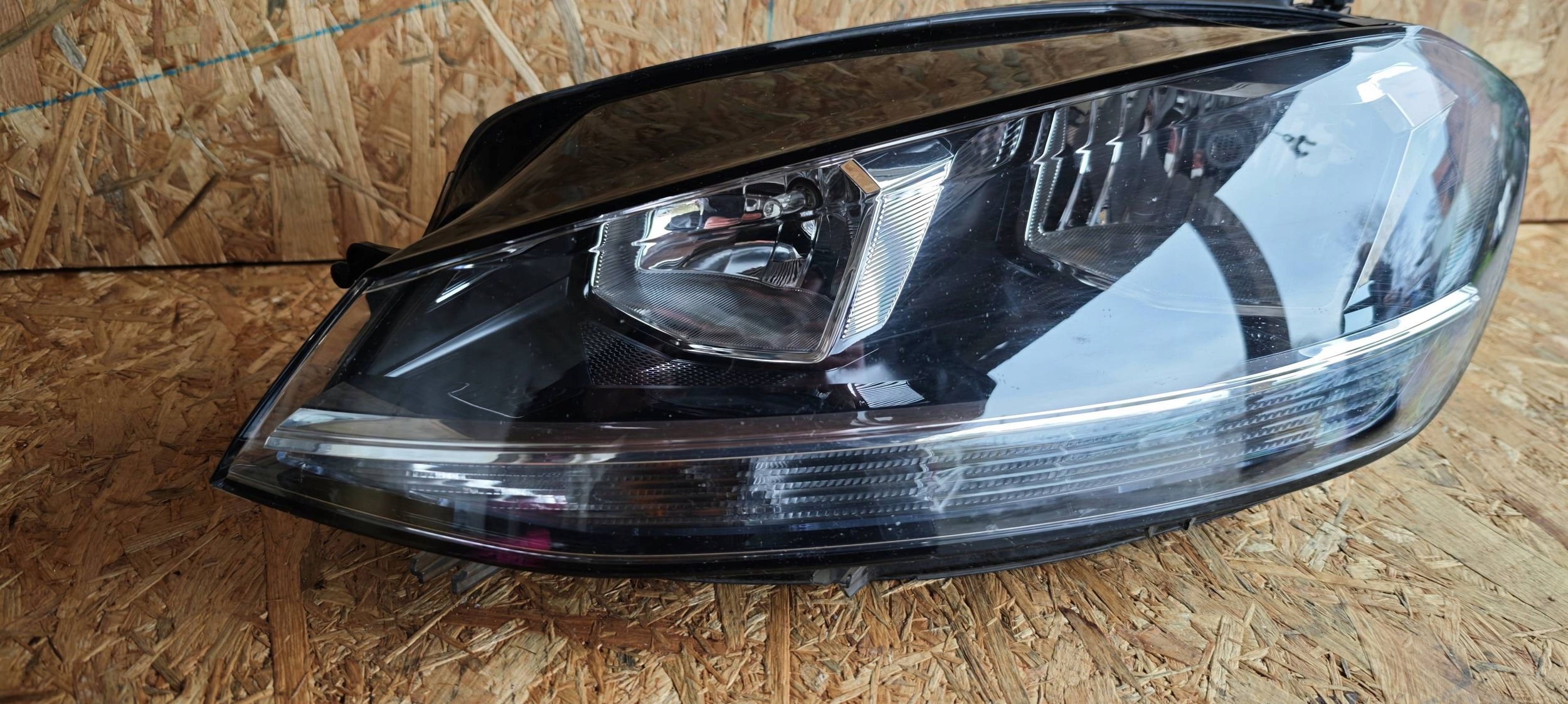 Reflektor front side left Volkswagen Golf VII lift 5G1941005D