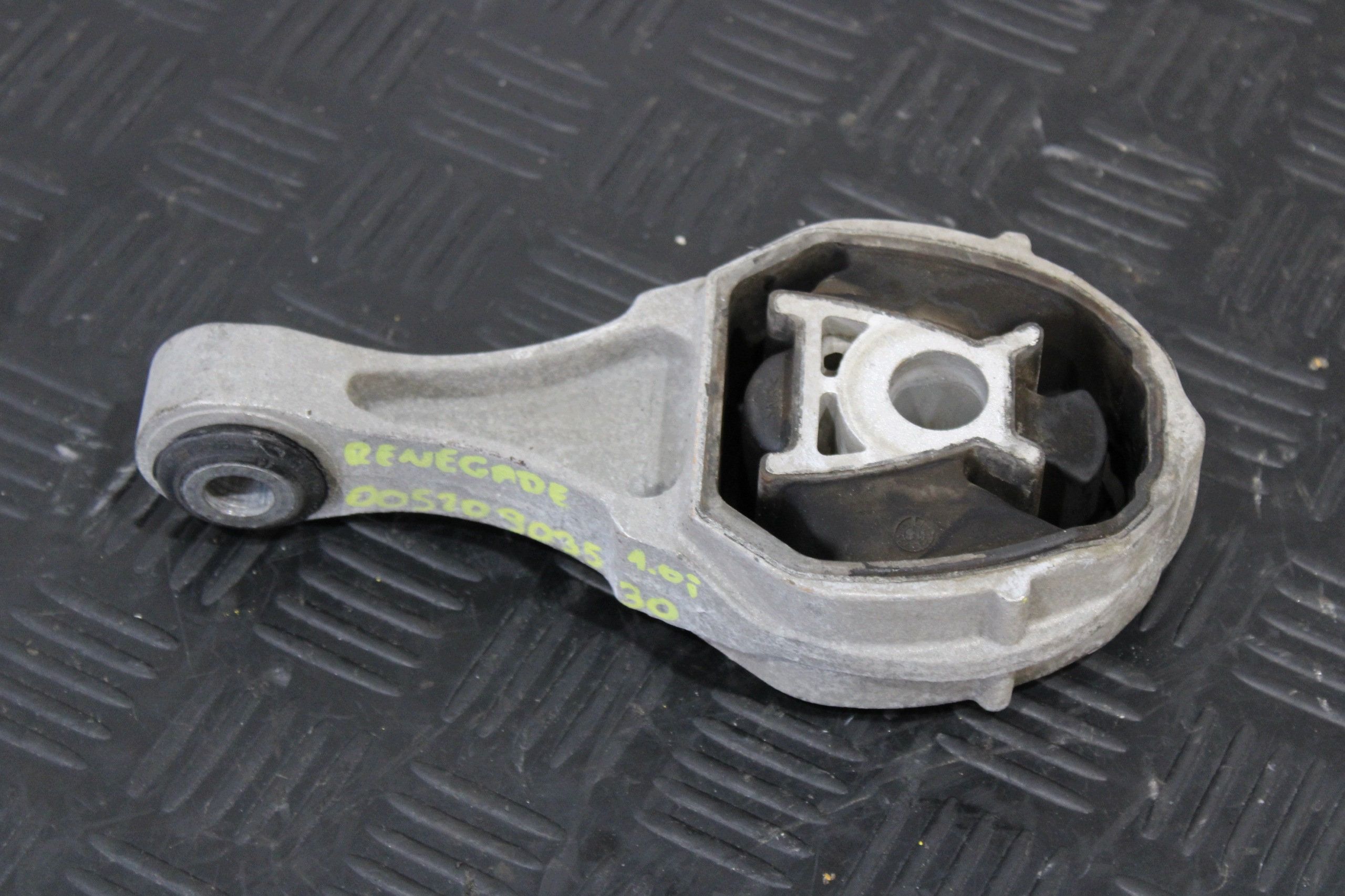holder engine mount 00520903530 JEEP RENEGADE 1.0T