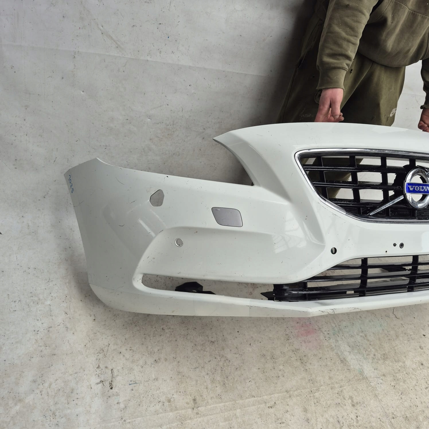 VOLVO V40 II 12-16 bumper front front PDC SPR 31283732