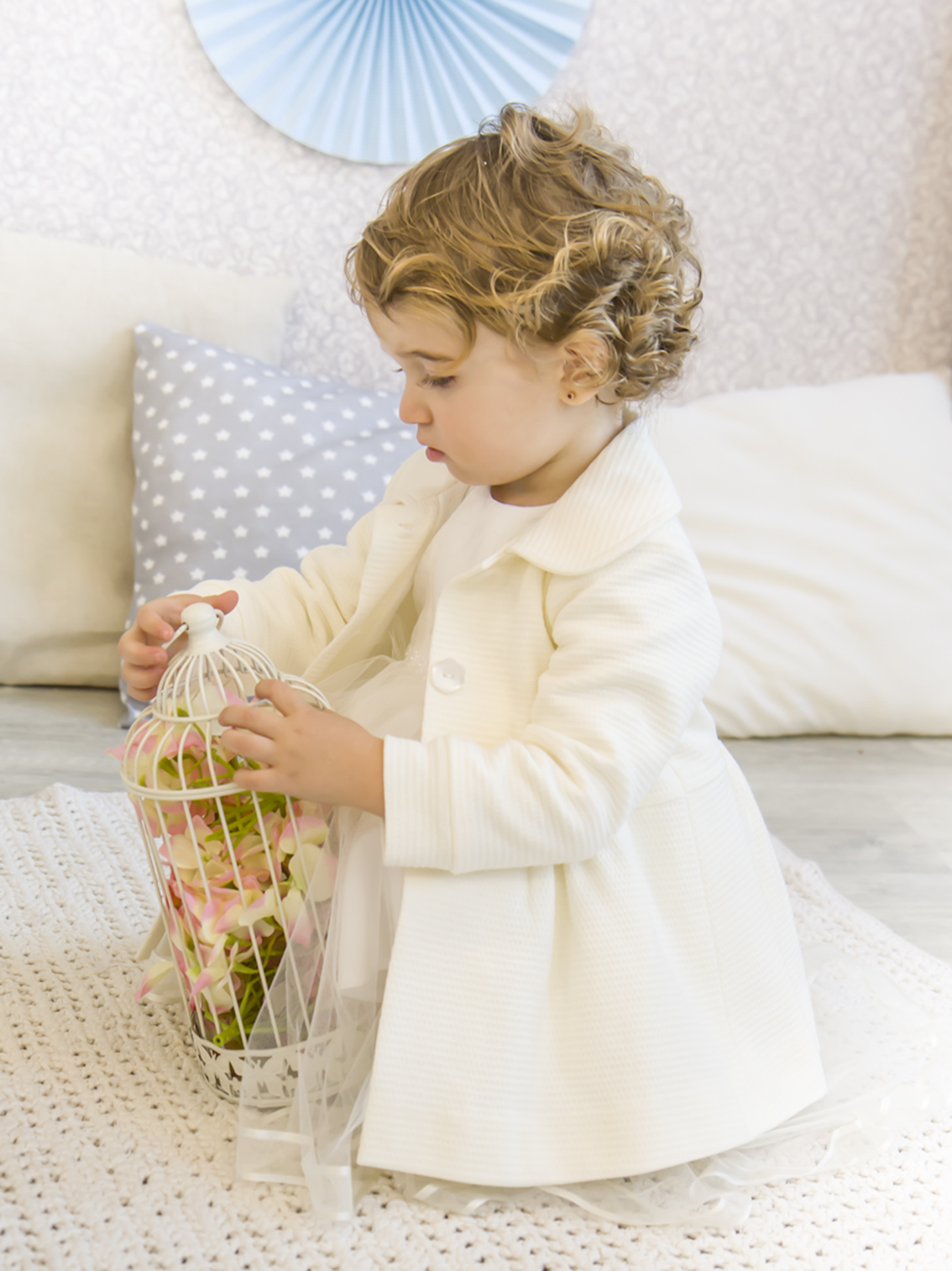 płaszczyk ecru roz 80 AJA Długość przed kolano