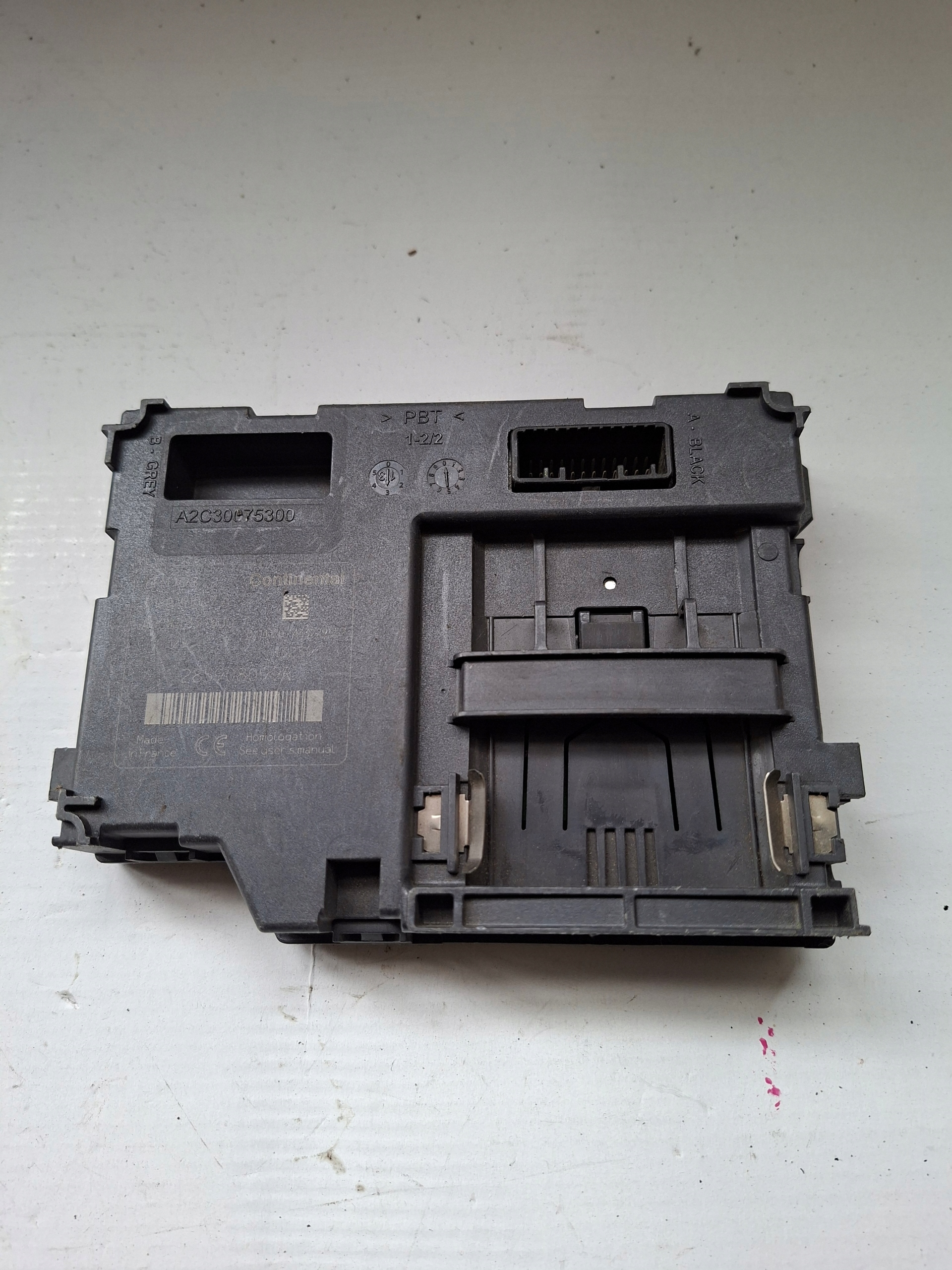 Lecteur KARTY RENAULT 285908099R