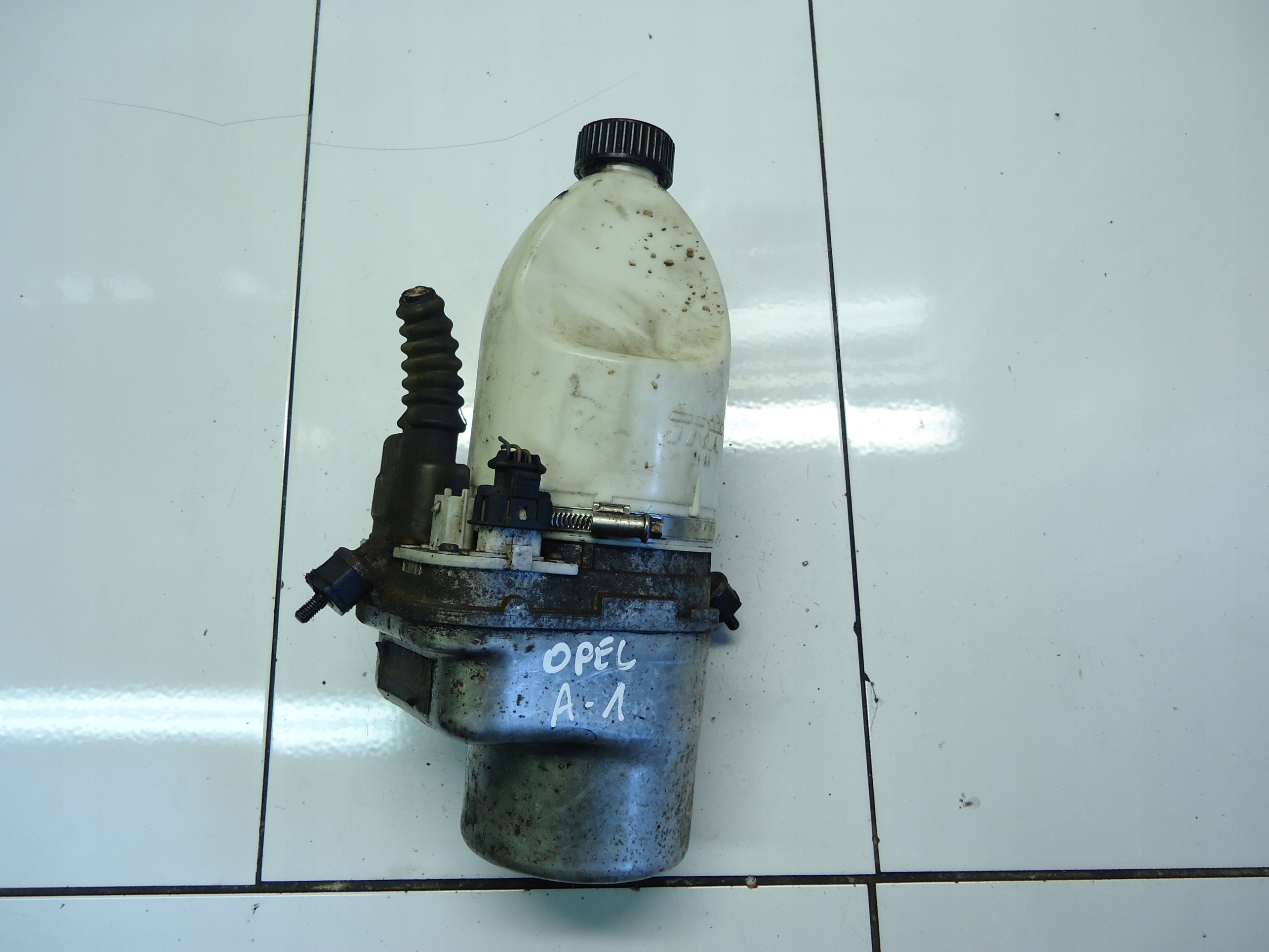 OPEL ASTRA H III servo pump electrical