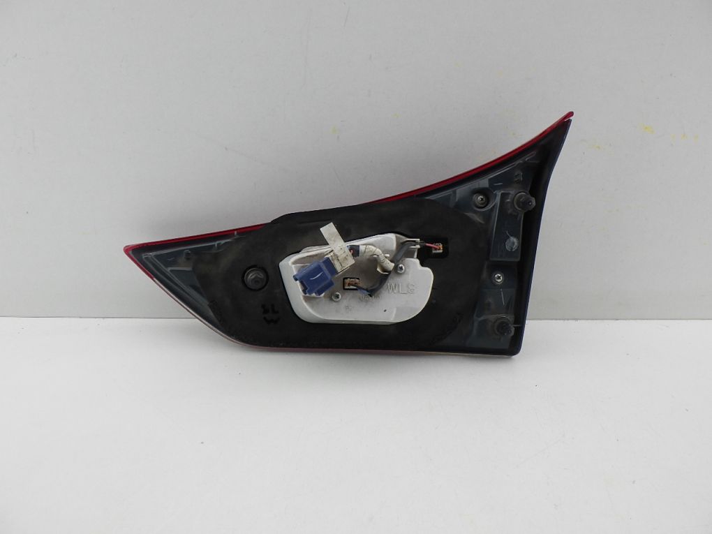 TOYOTA AURIS II 2 LIFT HB 15- light rear right