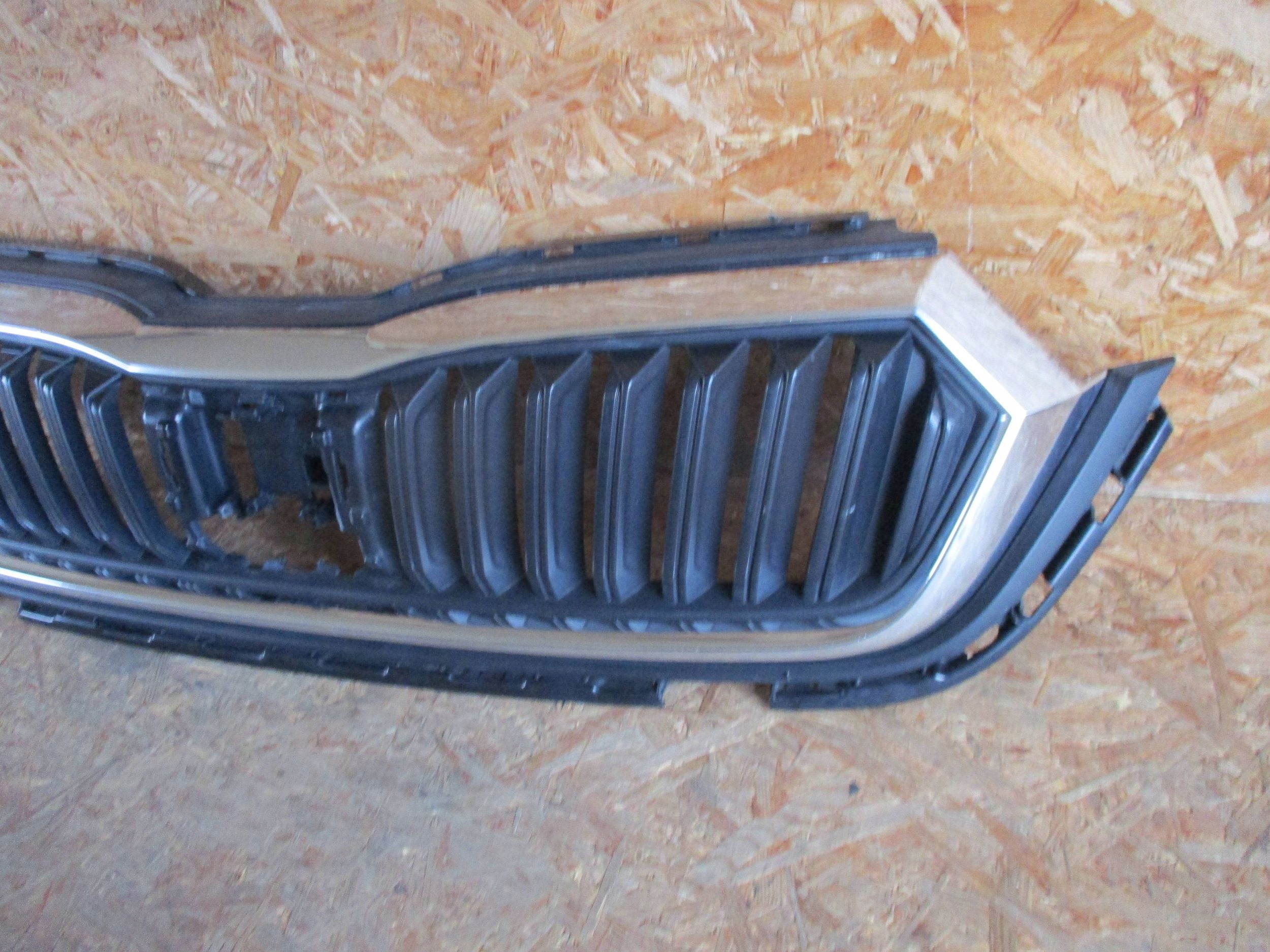 Skoda Octavia 1U Kühlergrill FRONTGRILL Kühlergitter - Thumbnail 2