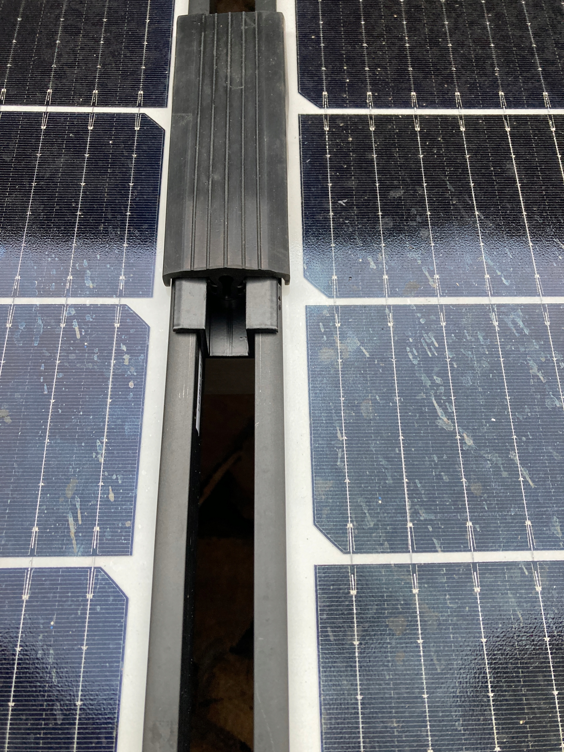 USZCZELKA DO MODUŁÓW FOTOWOLTAICZNYCH 1M Długość 1 m