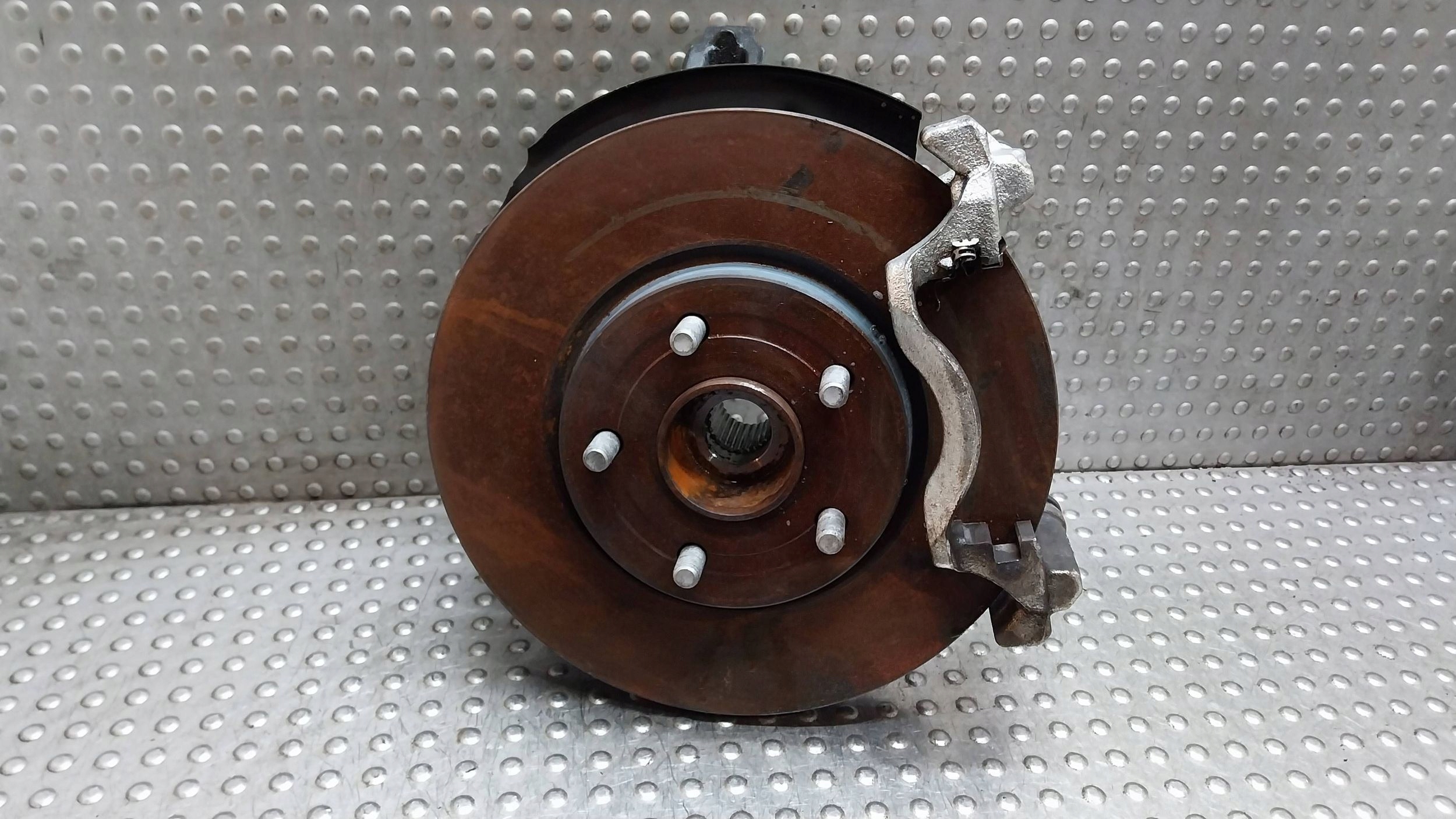 otoč čepu pravý předek L1TC-3K170-B1A FORD PUMA MK2