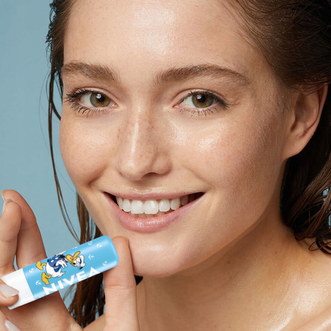 NIVEA DONALD DUCK DISNEY EDITION Pomadka do ust ochronna z filtrem SPF 4,8g Właściwości nawilżające