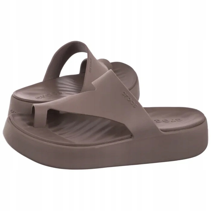 Japonské boty na platformě Crocs Getaway Toe Loop Truffle Hnědé