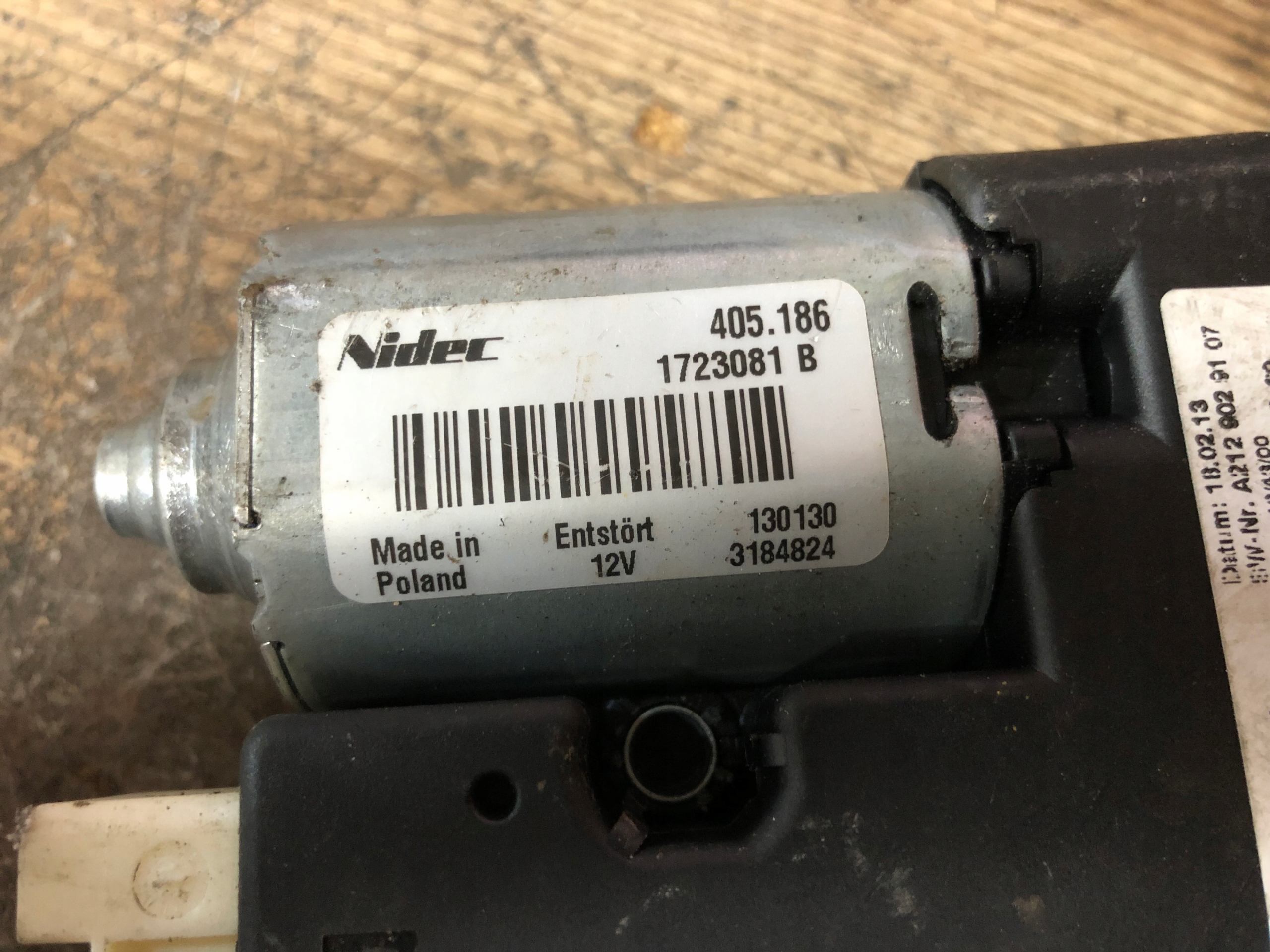 SILNICZEK SZYBERDACHU MERCEDES 1723081 Part manufacturer Mercedes Benz OE