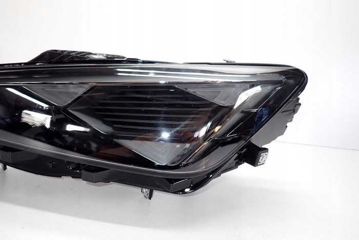 CUPRA FORMENTOR LIFT 24- reflektor left light left