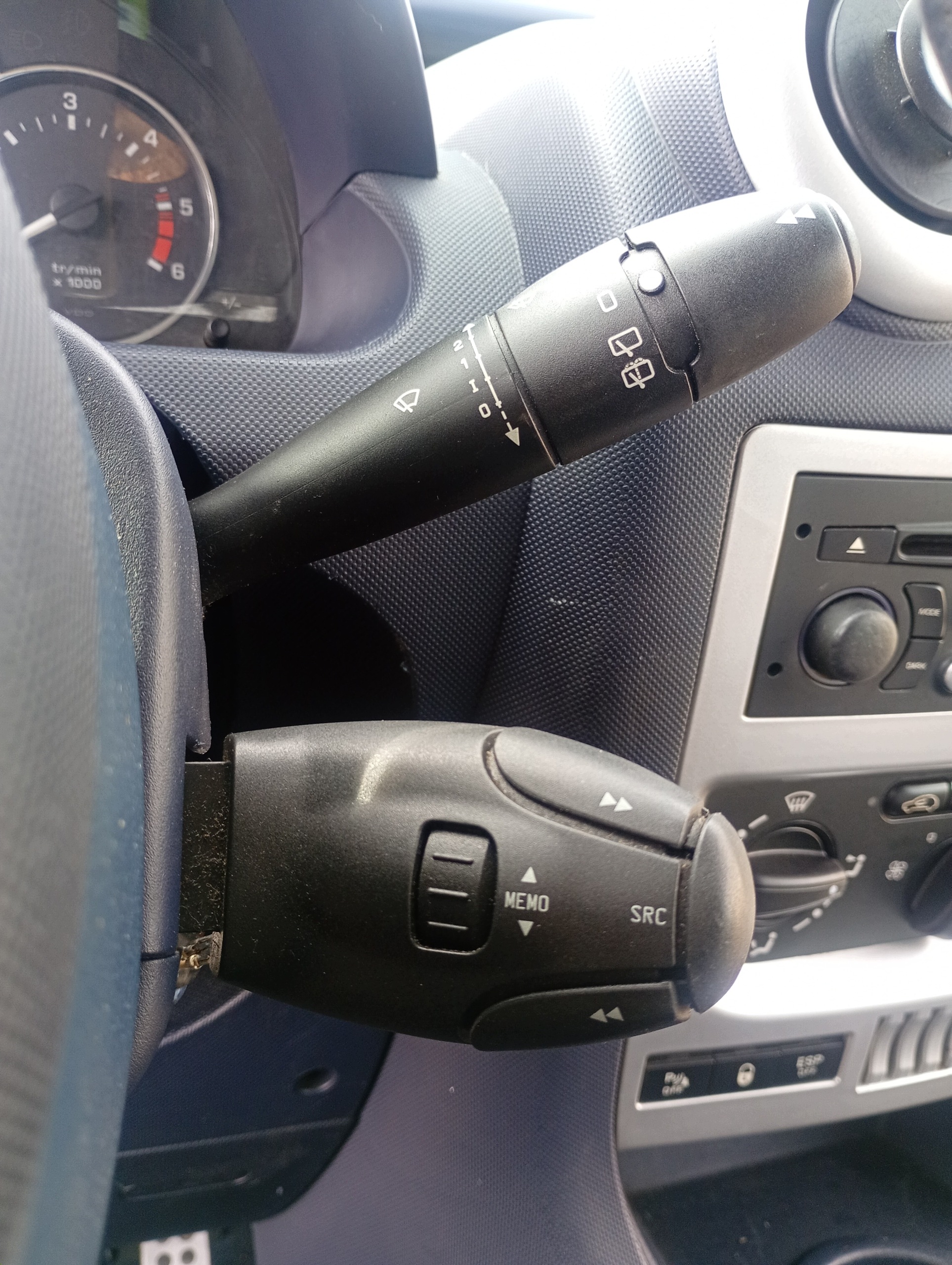 interrupteur commande phares feux zespolony volant Peugeot 1007 06-13
