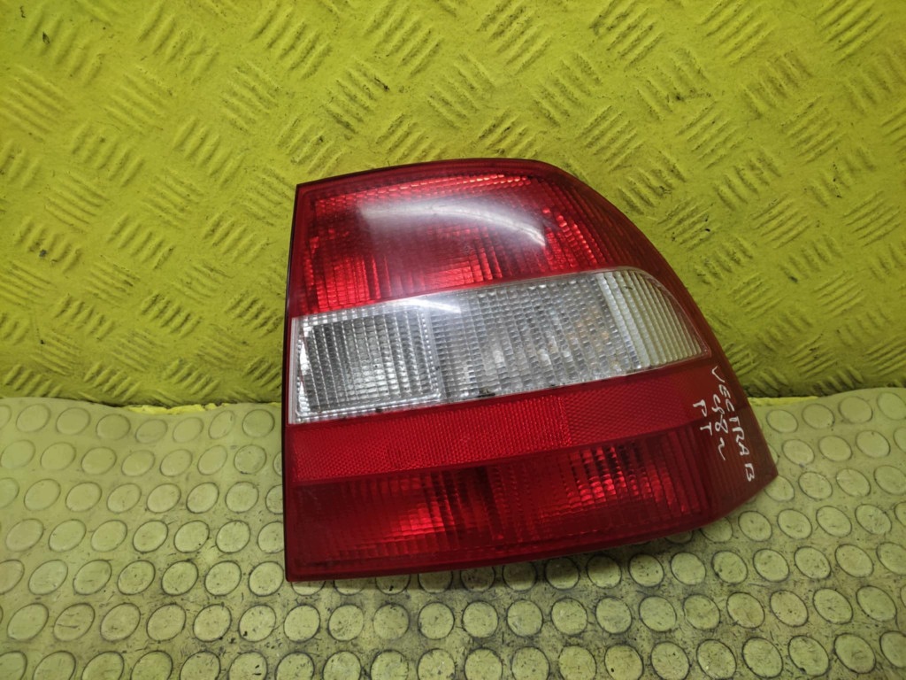 OPEL VECTRA B light right rear part 90568049