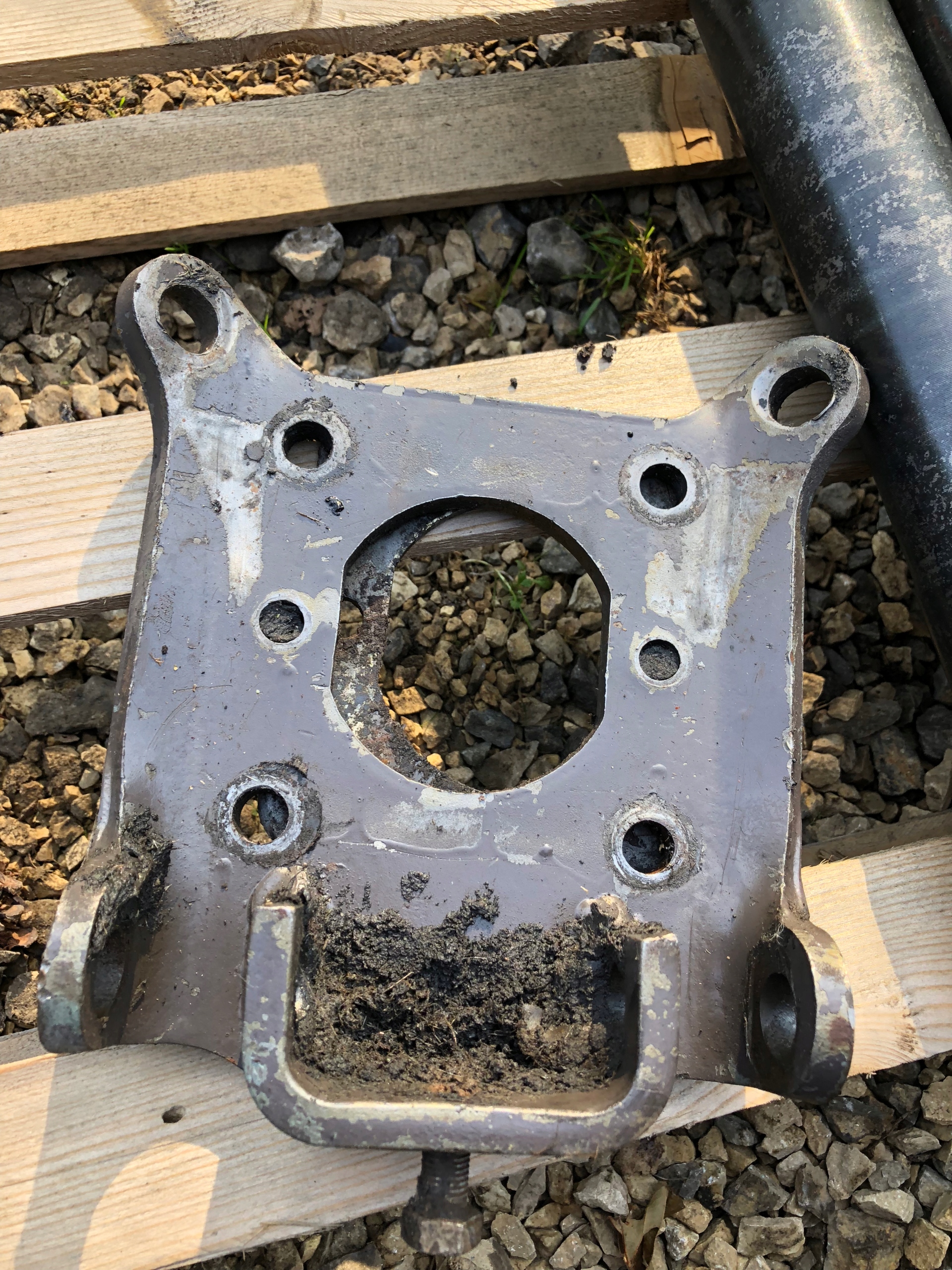 JA418209M2 - Massey Ferguson 390 держатель Маунт