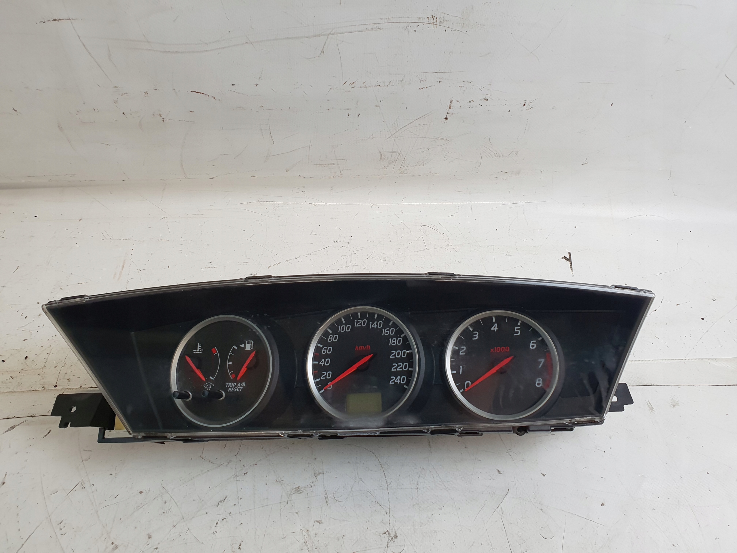 NISSAN PRIMERA P12 dials dials 1,6B AU860 03r.