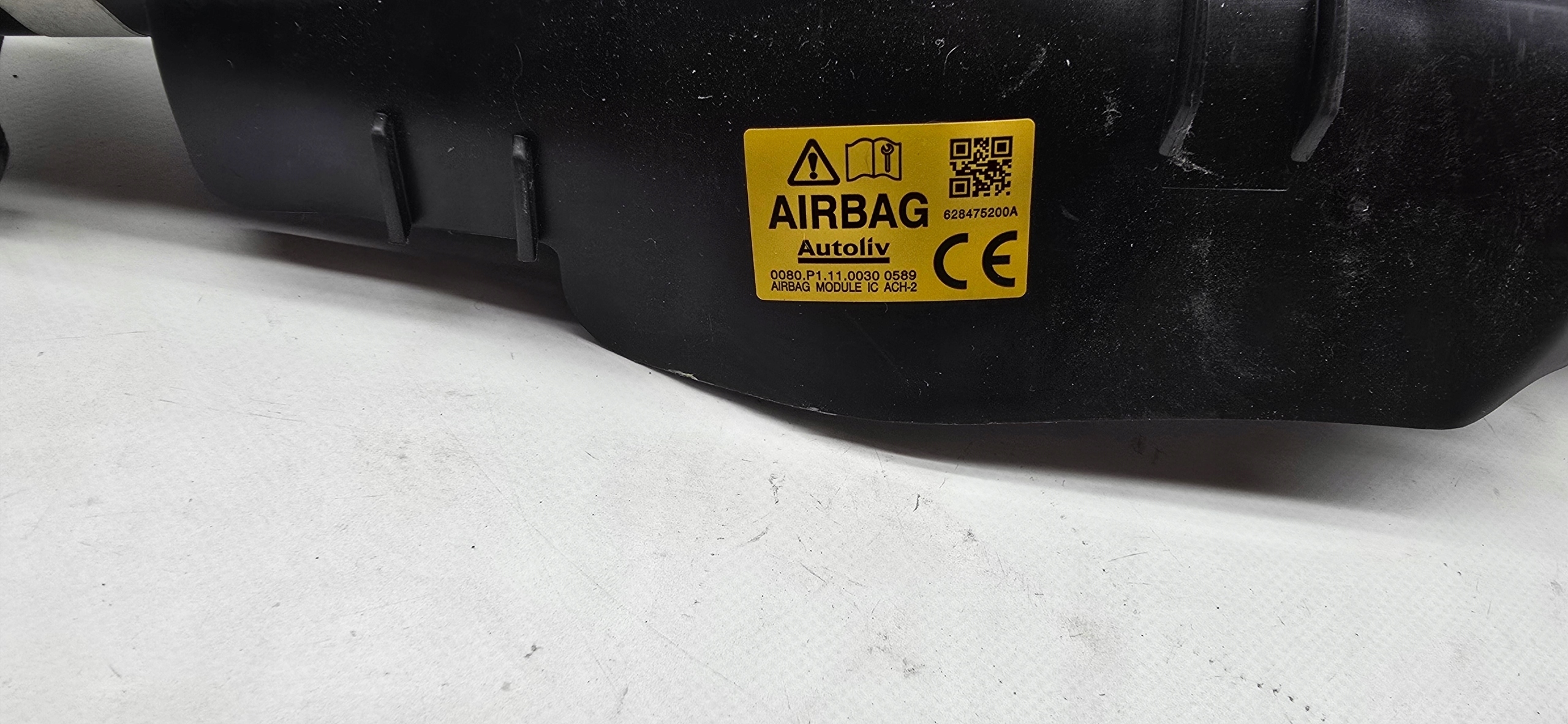 пиропатрон левый subaru Outback V 627486801D