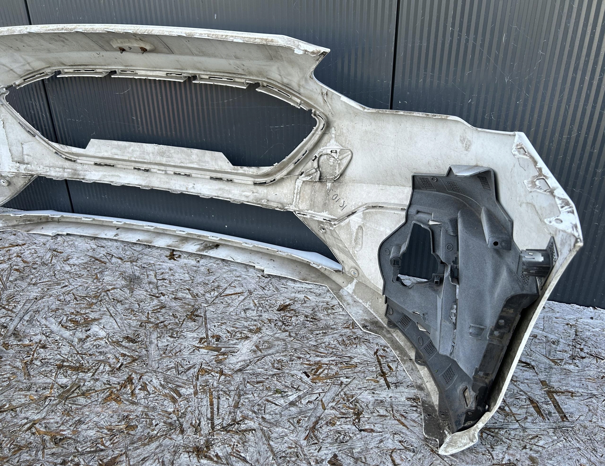 bumper front front FORD FOCUS MK4 ST-LINE 18- PDC