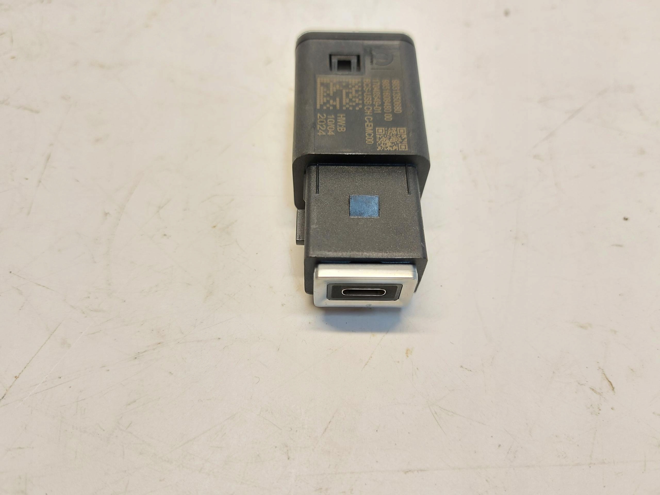 PSA Vivaro Jumpy Expert Proace adapter PORT USB 9831350680
