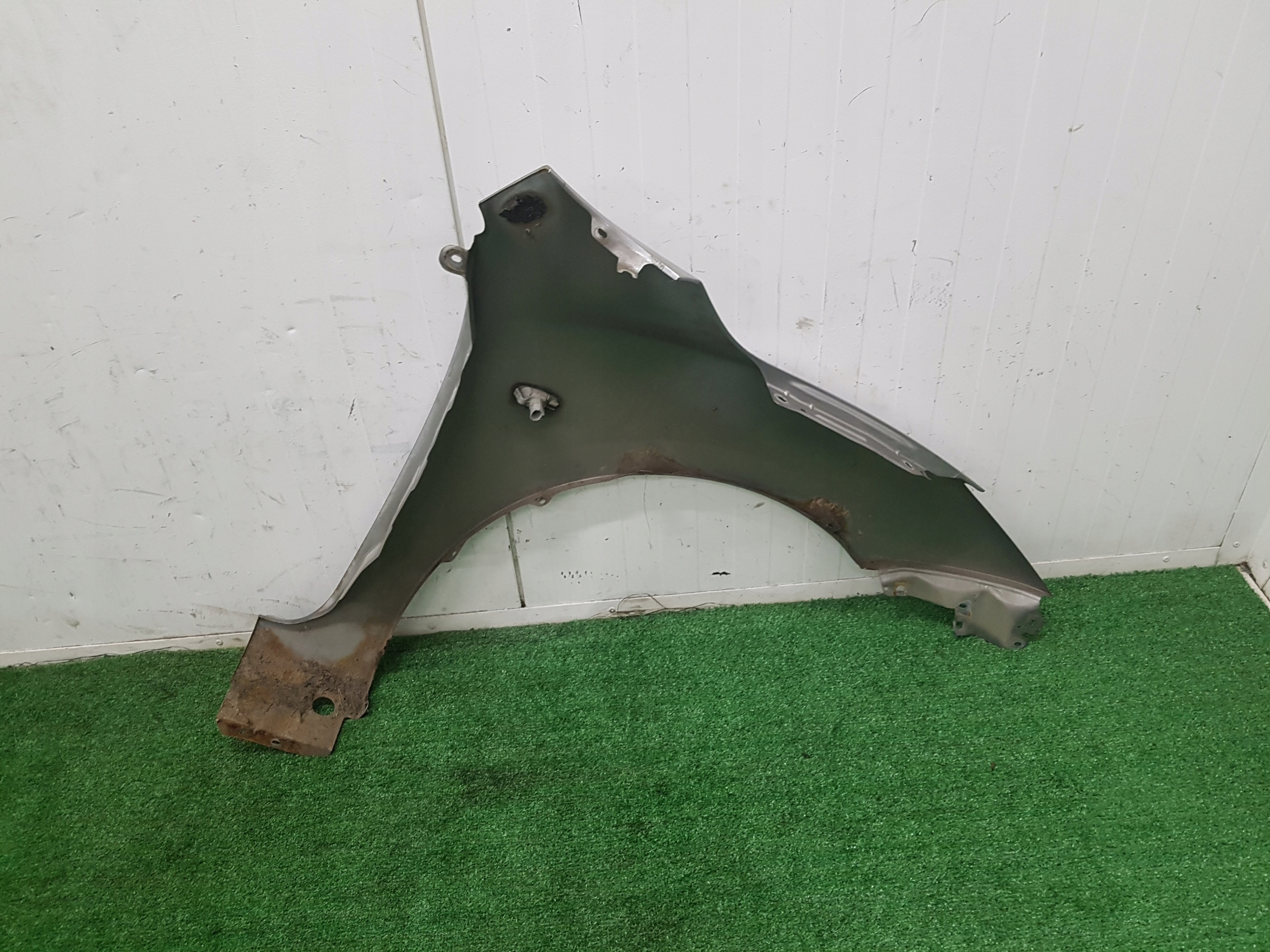 fender left front MAZDA 3 II 2010 KOD LAKIERU FE27A