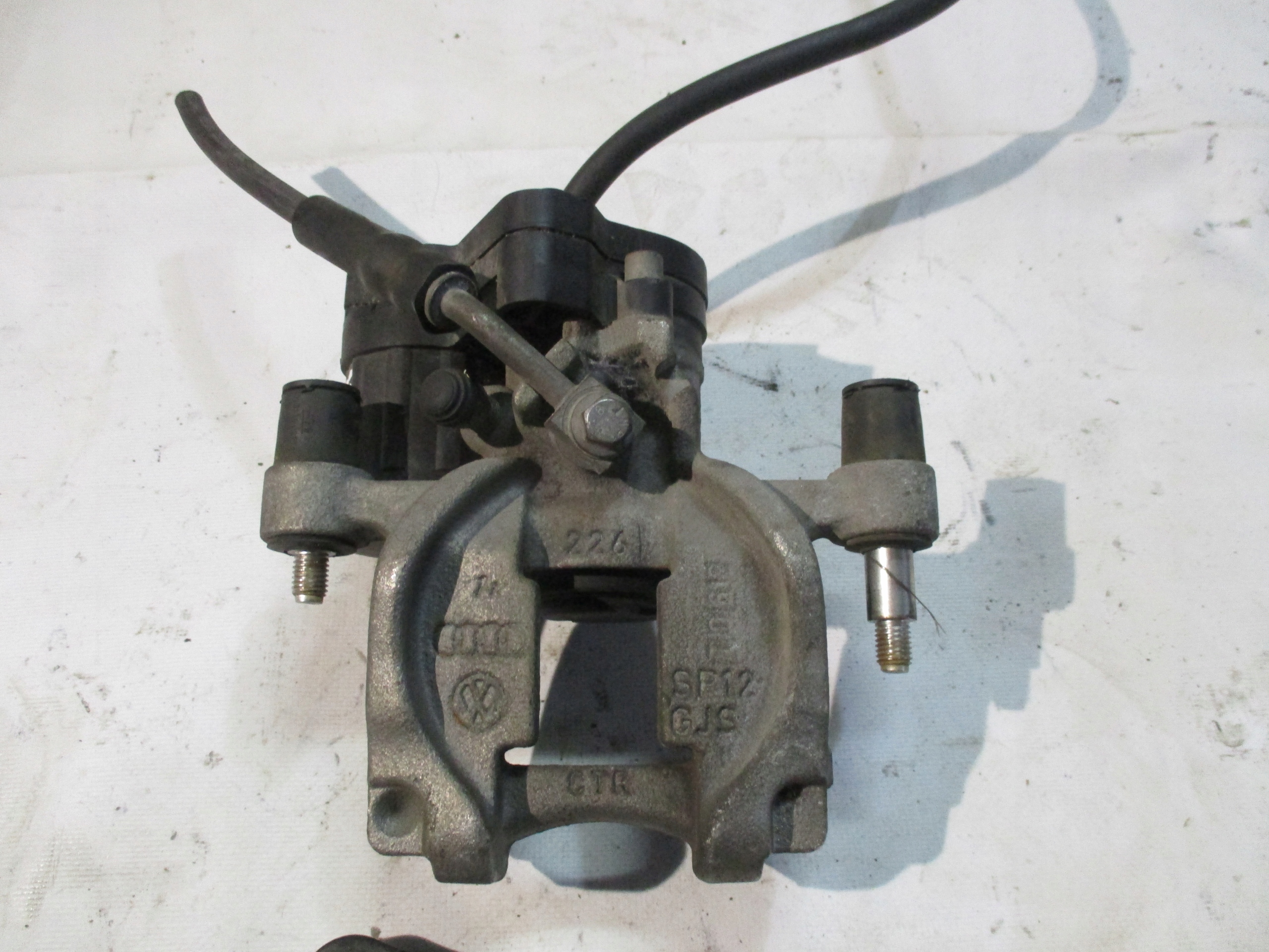 caliper brake right rear part tylni VW Golf 7 5Q0615406CK