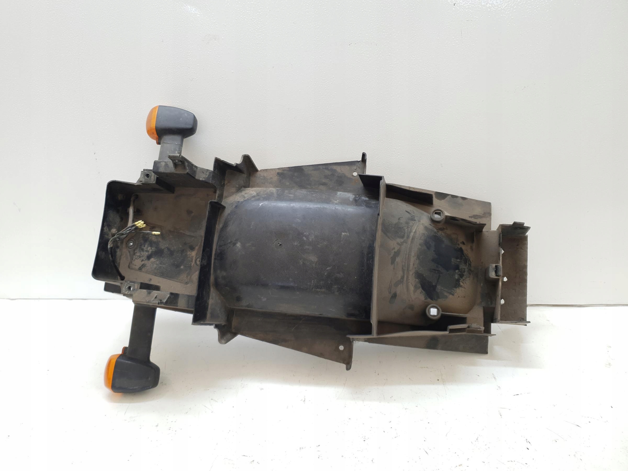 BŁOTNIK TYŁ TYLNY YAMAHA FZS FAZER 600