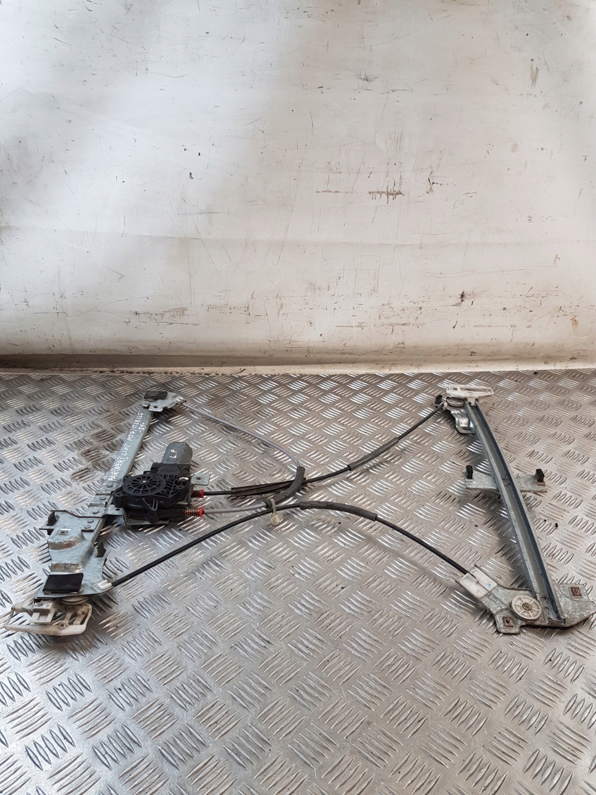 window regulator left front 0130821763 PEUGEOT PARTNER and LIFT 05R