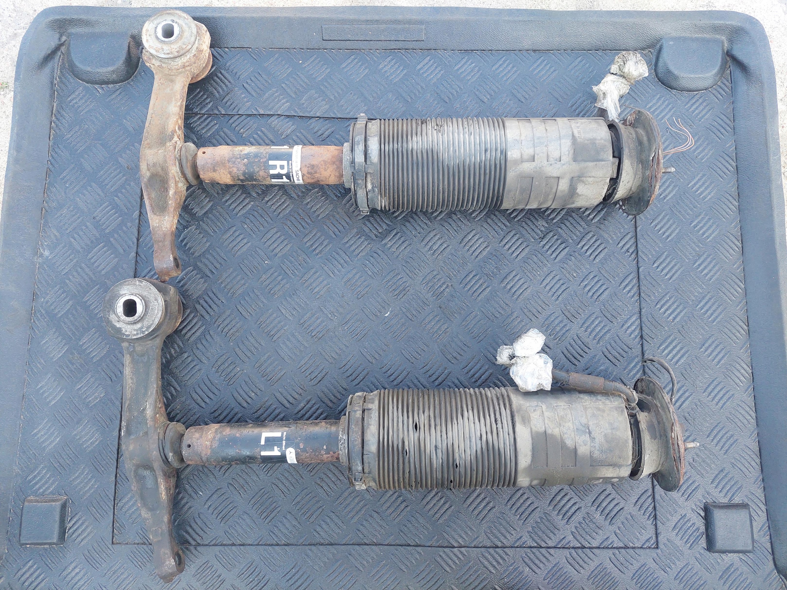shock absorber front front left right MERCEDES CL 55 AMG 5.5 V8 W215